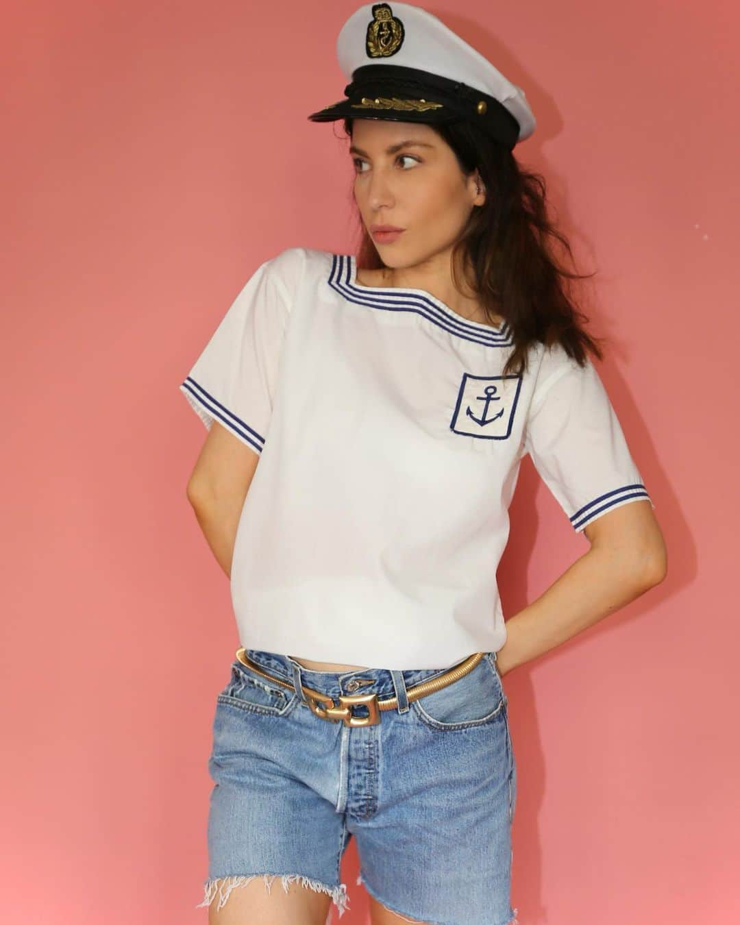 ベティ・オウティエのインスタグラム：「Le 2eme drop est en ligne !! 15 pièces uniques et vintage Sailor Style ⚓️ Dépêchez vous ! Ça part vite ! Www.vintage by Betty.com !!」