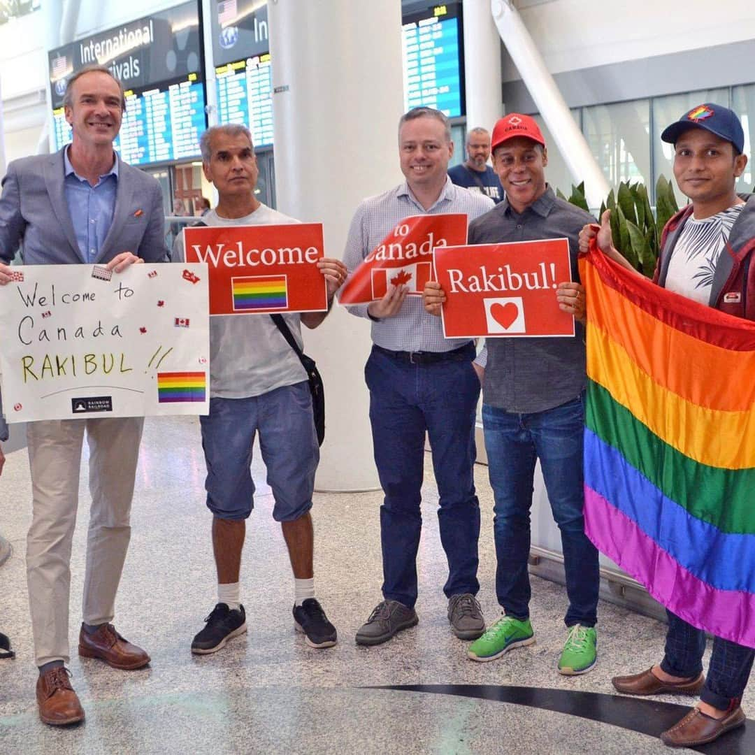 Skate Canadaさんのインスタグラム写真 - (Skate CanadaInstagram)「This Pride Season, Skate Canada has partnered with @RainbowRailroad in support of their global initiatives to protect and assist 2SLGBTIA+ people who are facing state enabled violence and persecution.  Visit our online store and help support their cause by purchasing items from our Pride Collection 🏳️‍🌈.   More details at the link in bio. _______________  Patinage Canada s'est associé à @RainbowRailroad pour la saison de la fierté afin d'appuyer leurs initiatives mondiales visant à protéger et à aider les personnes 2SLGBTIA+ qui font face à la violence et à la persécution appuyées par l'état.  Visitez notre boutique en ligne et soutenez leur cause en vous procurant des articles de notre collection de la fierté 🏳️‍🌈. Pour plus de détails, cliquez le lien dans notre bio.」6月23日 2時15分 - skate_canada