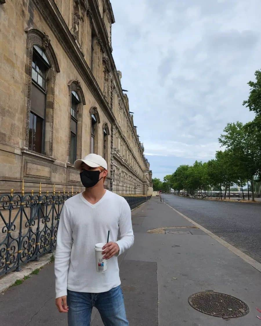 ジュンスさんのインスタグラム写真 - (ジュンスInstagram)「in Paris🌃」6月23日 2時44分 - xiaxiaxia1215