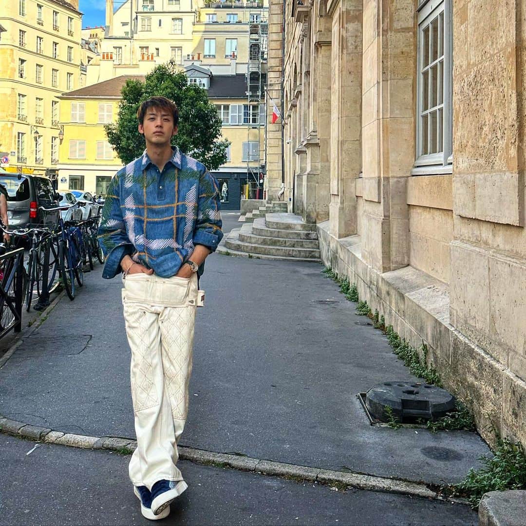 竹内涼真さんのインスタグラム写真 - (竹内涼真Instagram)「#paris   　　　a fresh landscape✨🫶  #dior  #ディオール  #DiorSummer24」6月23日 2時43分 - takeuchi_ryoma