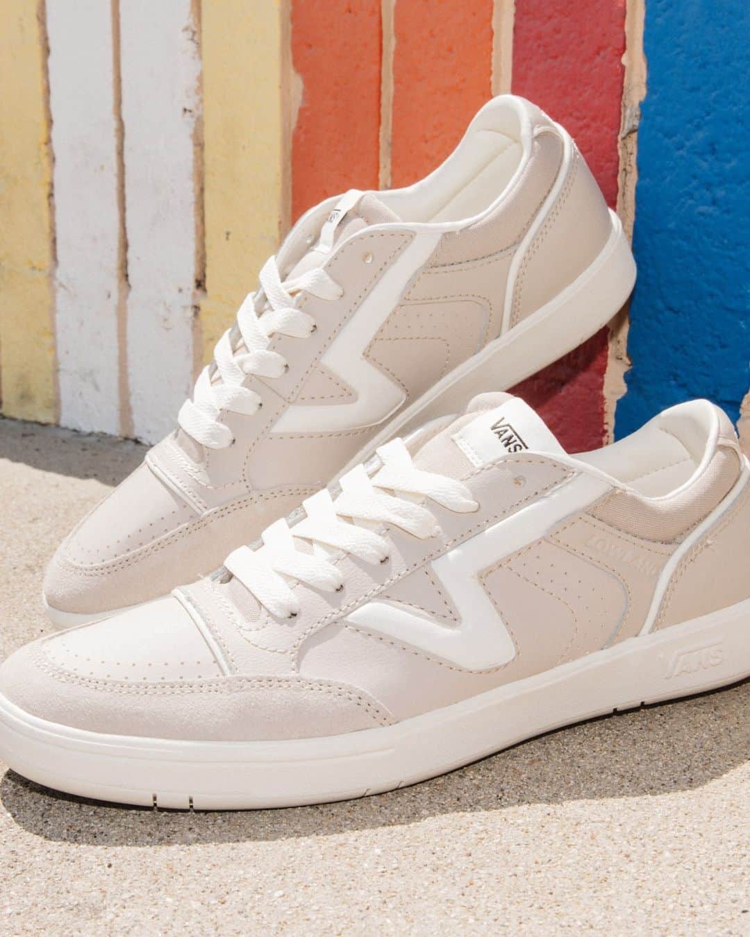 vans girlsのインスタグラム：「An every day staple in neutral tones. Explore the Lowland CC in all new colors at vans.com」
