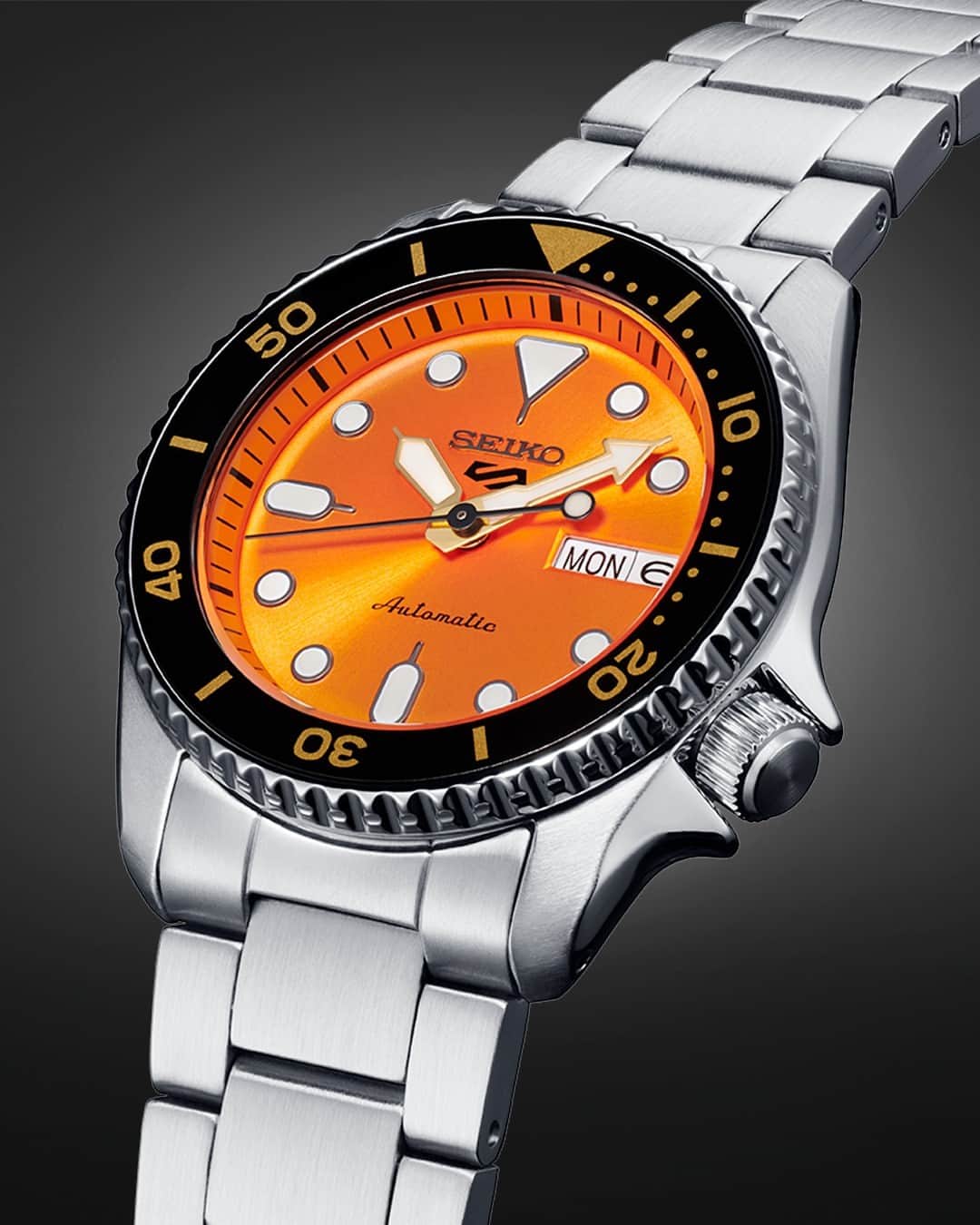 Seiko Watchesさんのインスタグラム写真 - (Seiko WatchesInstagram)「A Seiko Dial to Make You Smile! 😊🟠 - A vibrant orange sunray dial is the face of this unique and sleek Seiko 5 Sports timepiece, featuring a day/date calendar, gold accents and luminous hands and markers. Its unidirectional rotating bezel will keep you on pace while leaving a Seiko smile on your face!  #SRPK35 #Seiko #Seiko5Sports」6月23日 3時00分 - seikowatchusa
