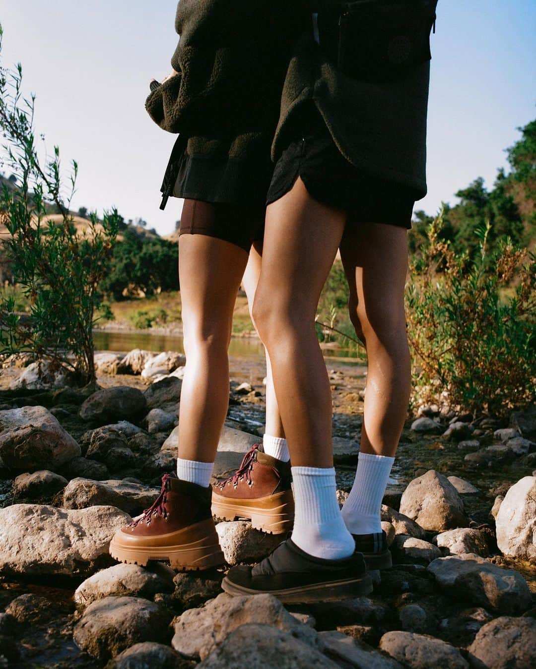 Shannon Beveridgeさんのインスタグラム写真 - (Shannon BeveridgeInstagram)「our first trip together was a road trip to the grand canyon back in 2020.. the van we rented broke down and we had to replace all four tires after they melted on the highway in Arizona. it was perfectly imperfect. the last few years have been wild ones for everyone but when it gets too loud, we go outside. we reconnect while we disconnect from everything else. nature always allows us to be perfectly imperfect. happy pride 🏳️‍🌈 #liveintheopen #ad」6月23日 3時07分 - nowthisisliving