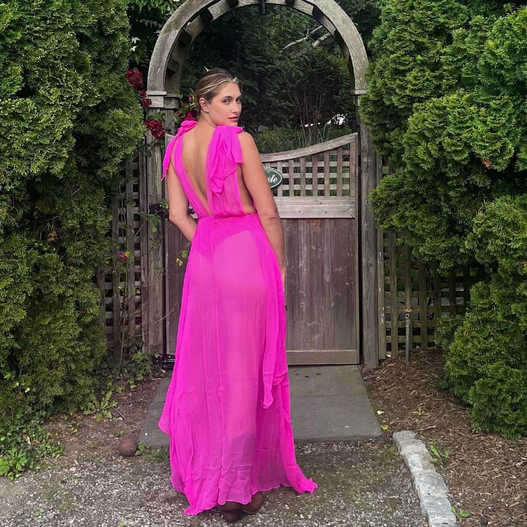 Monica Aksamitのインスタグラム：「ok but did you miss me? 💕  #hamptons #southhampton #fordmodels #shopbop #retrofete #fordmodels」