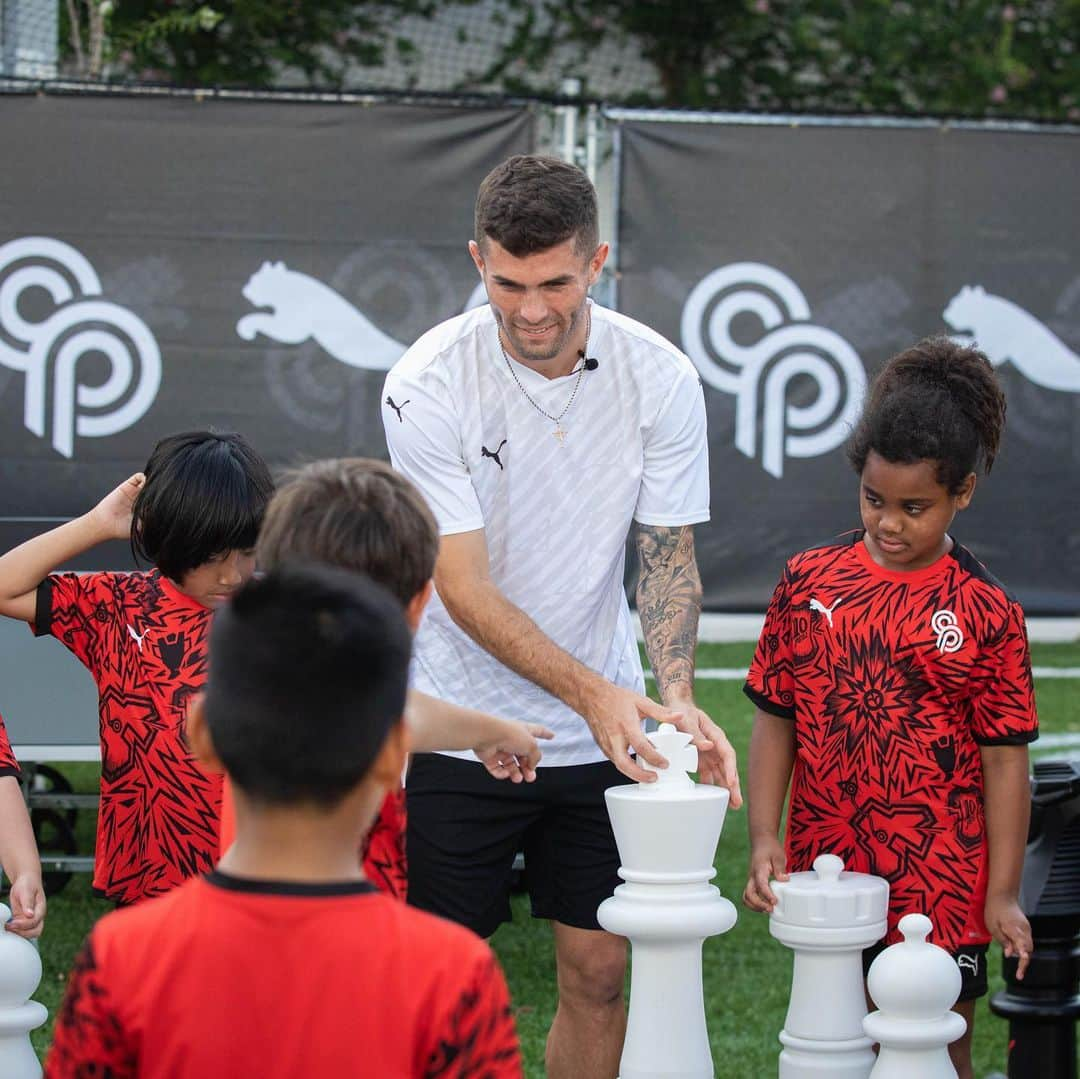 クリスチャン・プリシッチさんのインスタグラム写真 - (クリスチャン・プリシッチInstagram)「Officially opening the Pulisic Stomping Grounds in Miami 🙌   Happy to give back to the community and provide a safe place for kids to play soccer.   This is just the beginning.   #PulisicStompingGrounds @pumafootball」6月23日 3時46分 - cmpulisic