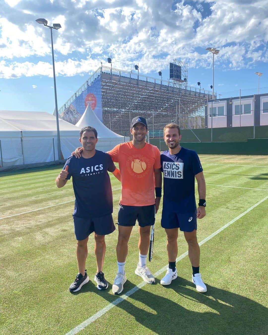フェルナンド・ベルダスコのインスタグラム：「First practice on grass 🌱 #2023  Gracias chicos 😉💪🏽」