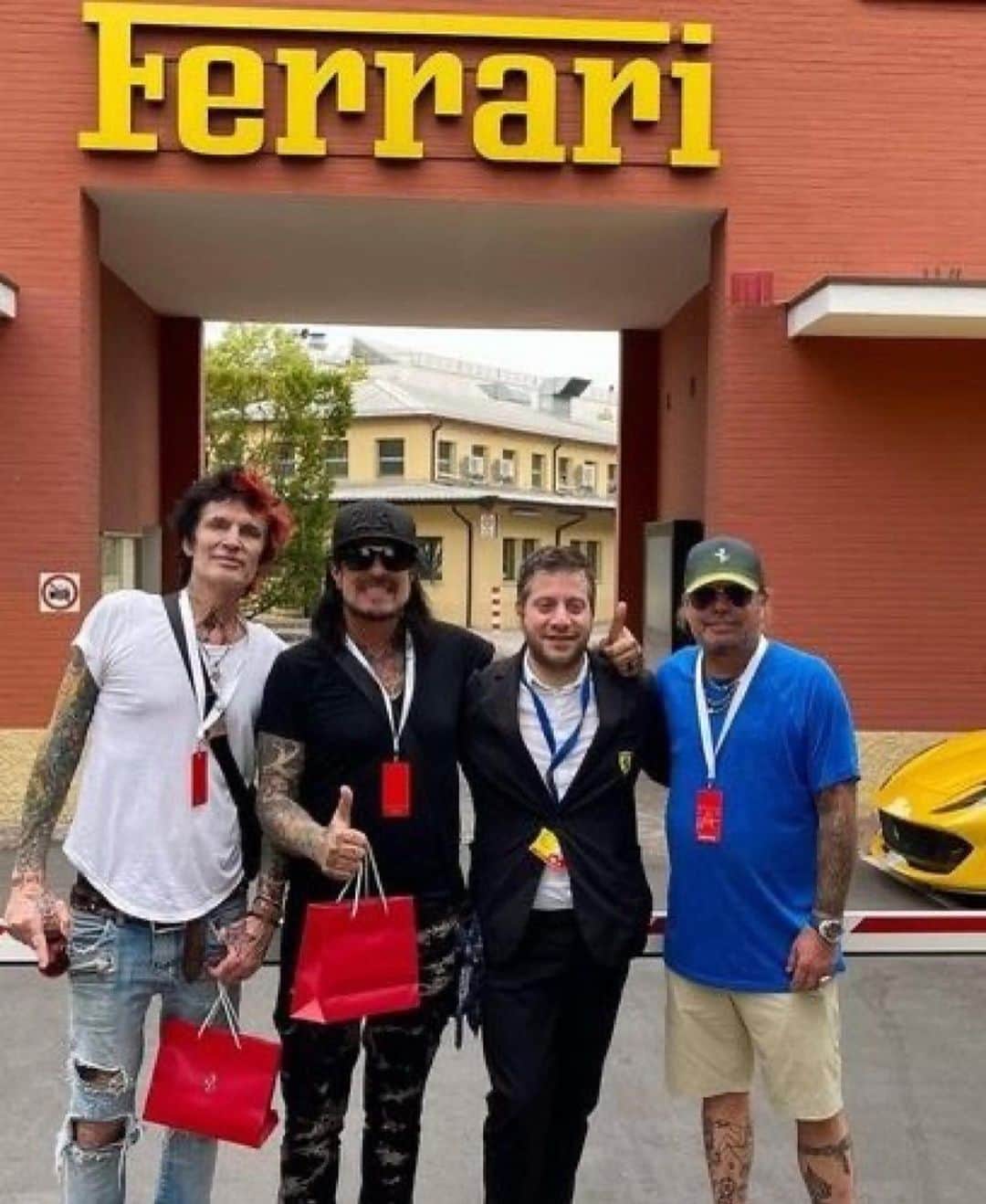 ニッキー・シックスさんのインスタグラム写真 - (ニッキー・シックスInstagram)「Private tour today in #Italy with the boys @ferrari.  Oh the need for speed….. 🇮🇹🤟🏽」6月23日 4時59分 - nikkisixxpixx