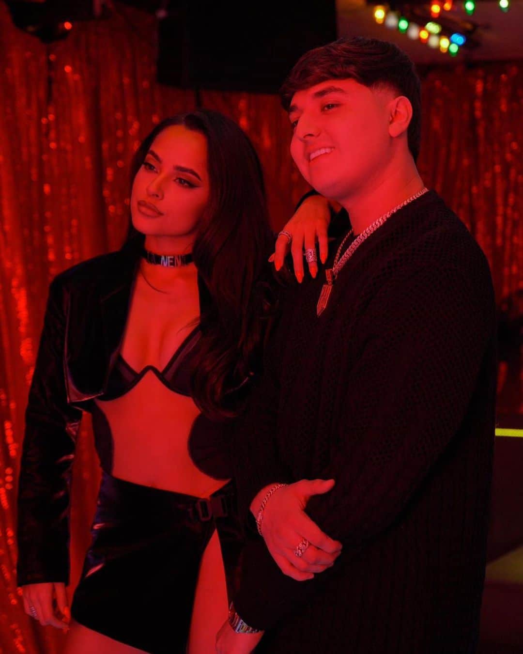 ベッキーGのインスタグラム：「“LA NENA” con @gabitoballesteros sale 6.28 - estoy super agradecida y feliz que finalmente podemos compartir esta canción tan 🔥 con nuestros fans 🤭   Gabito gracias por el regalo tan increíble que me diste on set ❤️ Preparense para lo que vieneeeeeee」