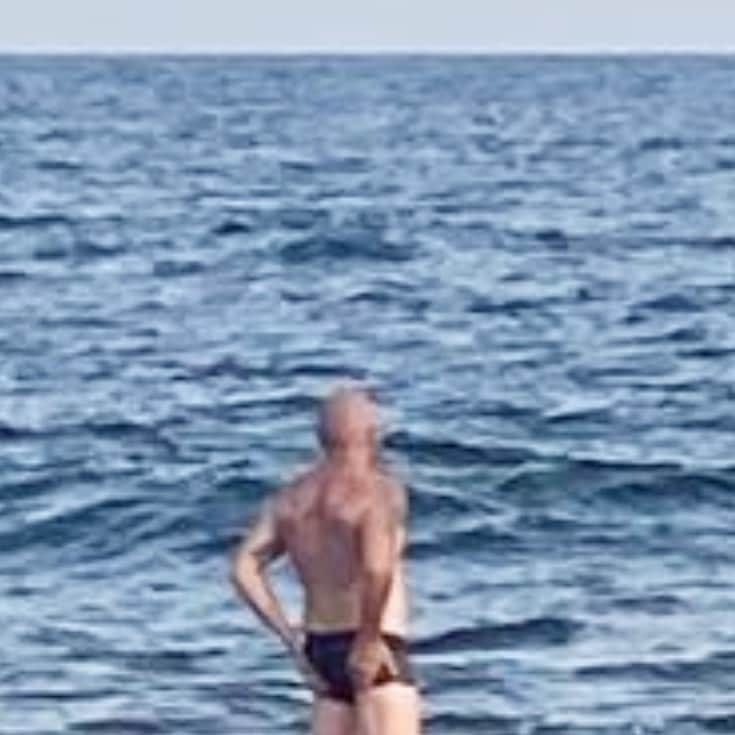 ドミニク・パーセルさんのインスタグラム写真 - (ドミニク・パーセルInstagram)「Well there’s a first time for everything. #euro shorts and the #mediterranean ….. honestly the euro dudes wear these things with pride. 😂😂 … oh dear not for me. 🎬🎥i 🇮🇹」6月23日 5時51分 - dominicpurcell