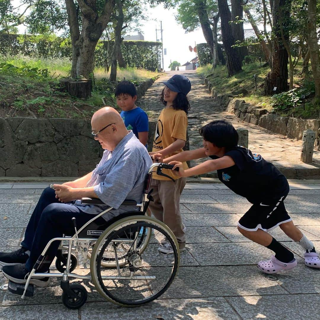 上田ユキエさんのインスタグラム写真 - (上田ユキエInstagram)「🇺🇸 Family Japan Trip 🇯🇵 前半戦。広島県〜鳥取県〜島根県〜山口県。広島原爆ドーム、大山、出雲大社、足立美術館、宮島、錦帯橋。  #family #trip #japan」6月23日 6時06分 - yukie_ueda