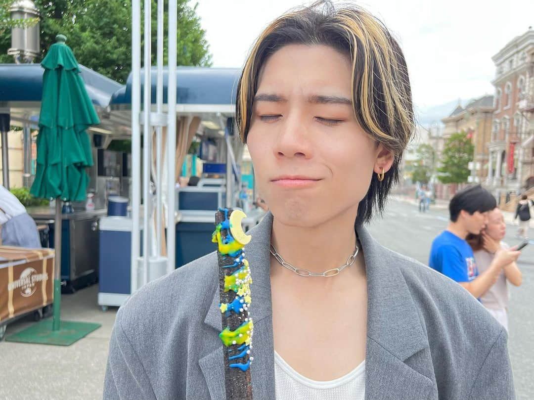 BOYS AND MENさんのインスタグラム写真 - (BOYS AND MENInstagram)「🎊2023年7月22日(土)🎊  吉原雅斗29歳の誕生日🎂💚  これからもボイメンとして、それ以外でも活躍するよしぴの応援をよろしくお願いします🤩🎉🎉🎉  そして誕生日当日は…BM THEATER にて Birthday Liveがあります🎁🎈✨️  配信を見て下さる方はもちろん、迷っている方はぜひ！！  当日質問も募集してます📋(おひとり様ひとつまで)  開場中のみ募集を行っているので、 【吉原雅斗が20代のうちに答えられる質問🕺🏿】 お待ちしております(*^^*)☆  #BOYSANDMEN #ボイメン #吉原雅斗 #よしぴ #誕生日 #HappyBirthday #HappyMasatoDay #BMTHEATER #birthday #live」7月22日 10時45分 - boysandmen_official