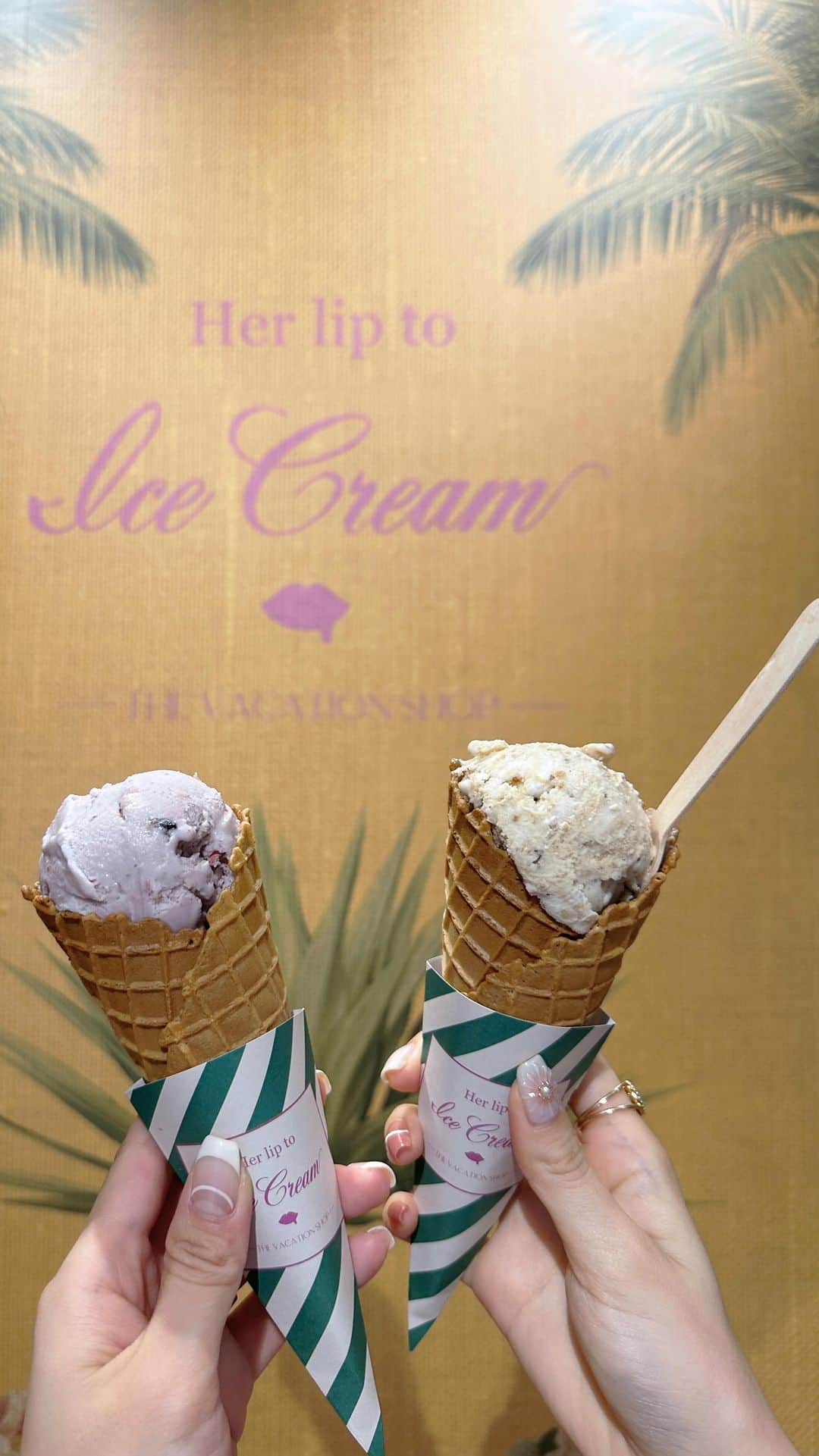 舟山久美子（くみっきー）のインスタグラム：「六本木ヒルズ内のヒルズBOXで今日からOpenの 『Her lip to Ice Cream THE VACATION SHOP』に遊びに行きました！ 空間が素敵で、ワクワク🍨🏝✨  今日から1カ月やるそうなので、お友達と家族とまた美味しいアイス食べに行こうと思います🫶  #夏休み #六本木ヒルズ」