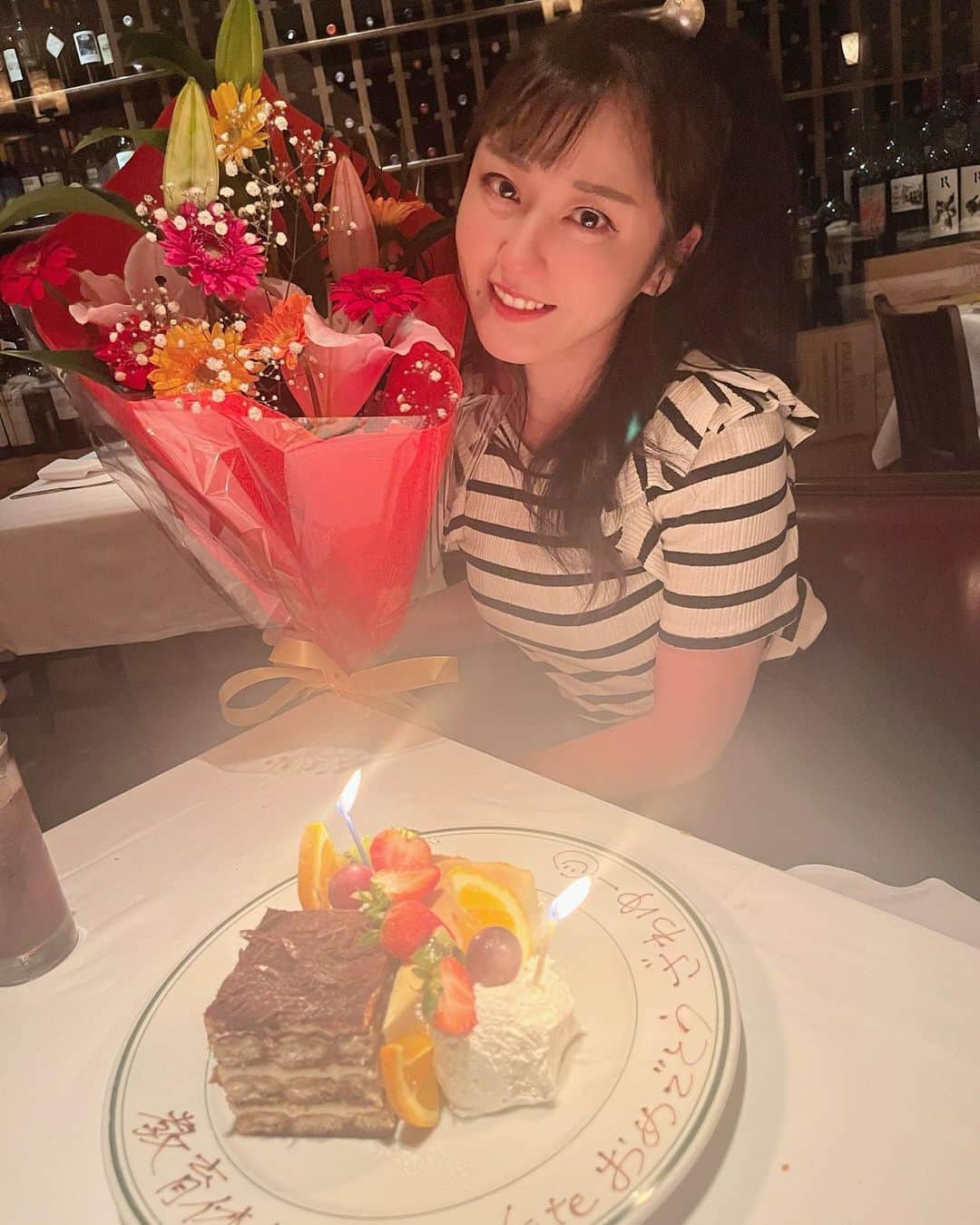 入澤優のインスタグラム：「教育実習クリアできたお祝いしてもらった🧡  色々あったけどいい思い出！ 少しずつ社会に還元することで応援してくれる人増やせるように頑張ろーっと（大人になった🥺🧡🧡）  ざわゆーの投稿にいいね♡して応援してね📣  いつも素敵なコメントありがとう！  【配信やってます！】 事務所の決まりでインスタなどのSNSでコメント返せないので配信始めました！  配信サイト▶︎ふわっち 無料でダウンロード出来る動画配信アプリです。見るだけタダ👀 ふわっちid▶︎penchan0327  配信者名▶︎入澤優（応援方法はアイテム投げ） 配信時間▶︎大体日曜日の夕方〜夜のどこかの1時間（事前告知あり）  みんな見に来てね🧡  #入澤優 #ざわゆー #お祝いごはん  #お祝い  #教育実習 #慶應 #keiouniversity  #博士 #いいねしてね #フォローしてね #アイドル #ミスコン  #大学生 #人生 #ボーダートップス  #zaraコーデ」