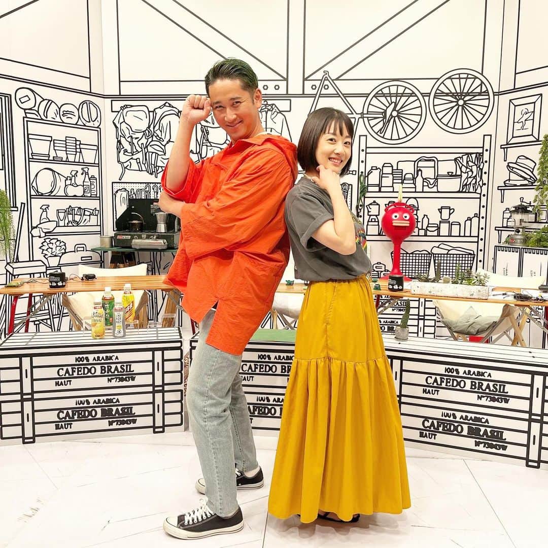 川島恵のインスタグラム：「どようだよ^_^7月15(土)の衣装です！ この日つづくさんは、東京取材へ✈️びっくりしました〜💦 今日も、どようだよは12時10分〜OA！ ・ #どようだよ #つづくさんのどようだよ #衣装 #番組衣装 #衣装協力 #大西春奈 #スタイリスト #コーディネート」