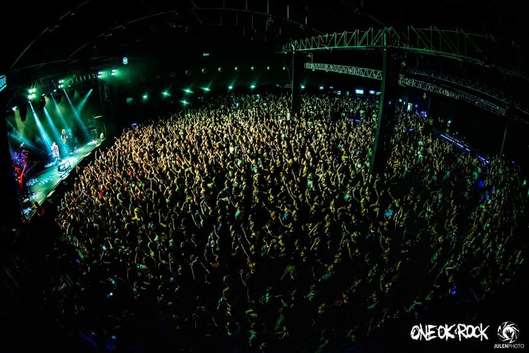 ONE OK ROCKさんのインスタグラム写真 - (ONE OK ROCKInstagram)「Thanks Milan!! ONE OK ROCK 2023 LUXURY DISEASE EUROPE TOUR!!  #ONEOKROCK #LuxuryDisease #Europe #tour photo by @julenphoto」7月22日 11時30分 - oneokrockofficial