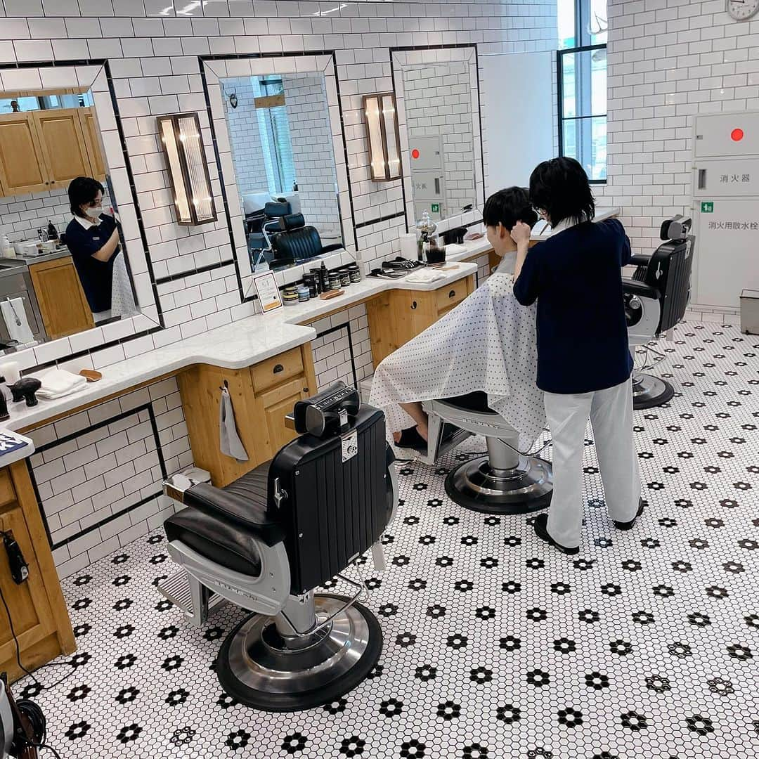 フリーマンズスポーティングクラブさんのインスタグラム写真 - (フリーマンズスポーティングクラブInstagram)「FSC -YOKOHAMA  BARBER💈  WE ARE OPEN☀️💦  #freemanssportingclub  #fscbarber #barbershop #barber #mensgrooming」7月22日 11時55分 - freemanssportingclub_jp