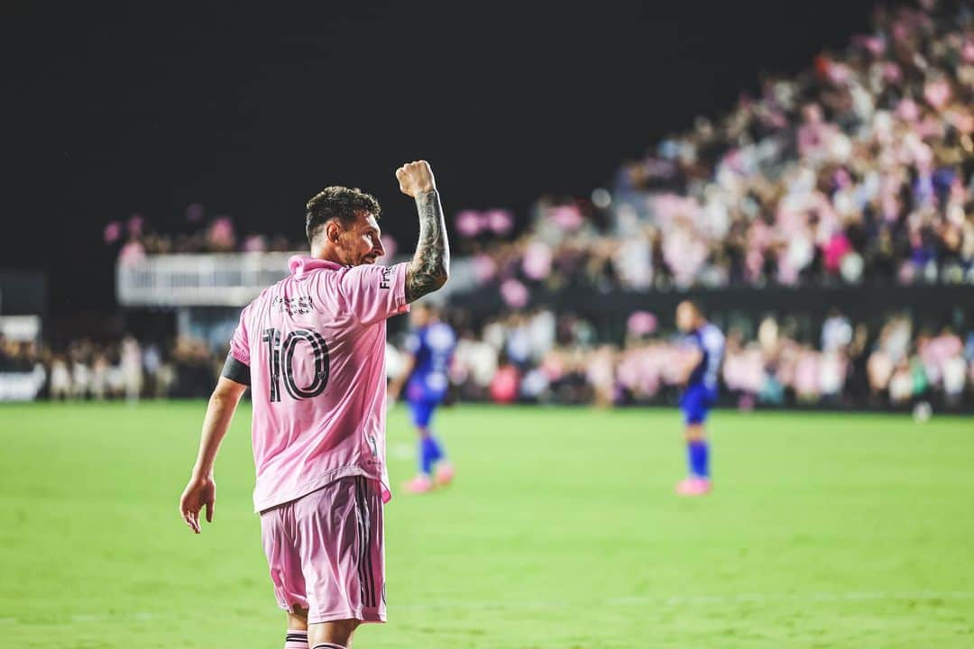 リオネル・メッシさんのインスタグラム写真 - (リオネル・メッシInstagram)「VAMOSSSS!!! Era muy importante empezar esta @leaguescup con una victoria para nosotros y también para toda nuestra gente. Seguimos… 👍😉」7月22日 12時01分 - leomessi