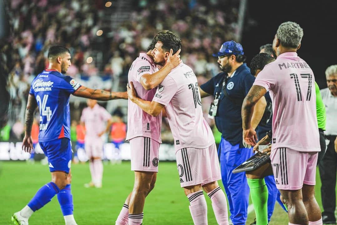 リオネル・メッシさんのインスタグラム写真 - (リオネル・メッシInstagram)「VAMOSSSS!!! Era muy importante empezar esta @leaguescup con una victoria para nosotros y también para toda nuestra gente. Seguimos… 👍😉」7月22日 12時01分 - leomessi