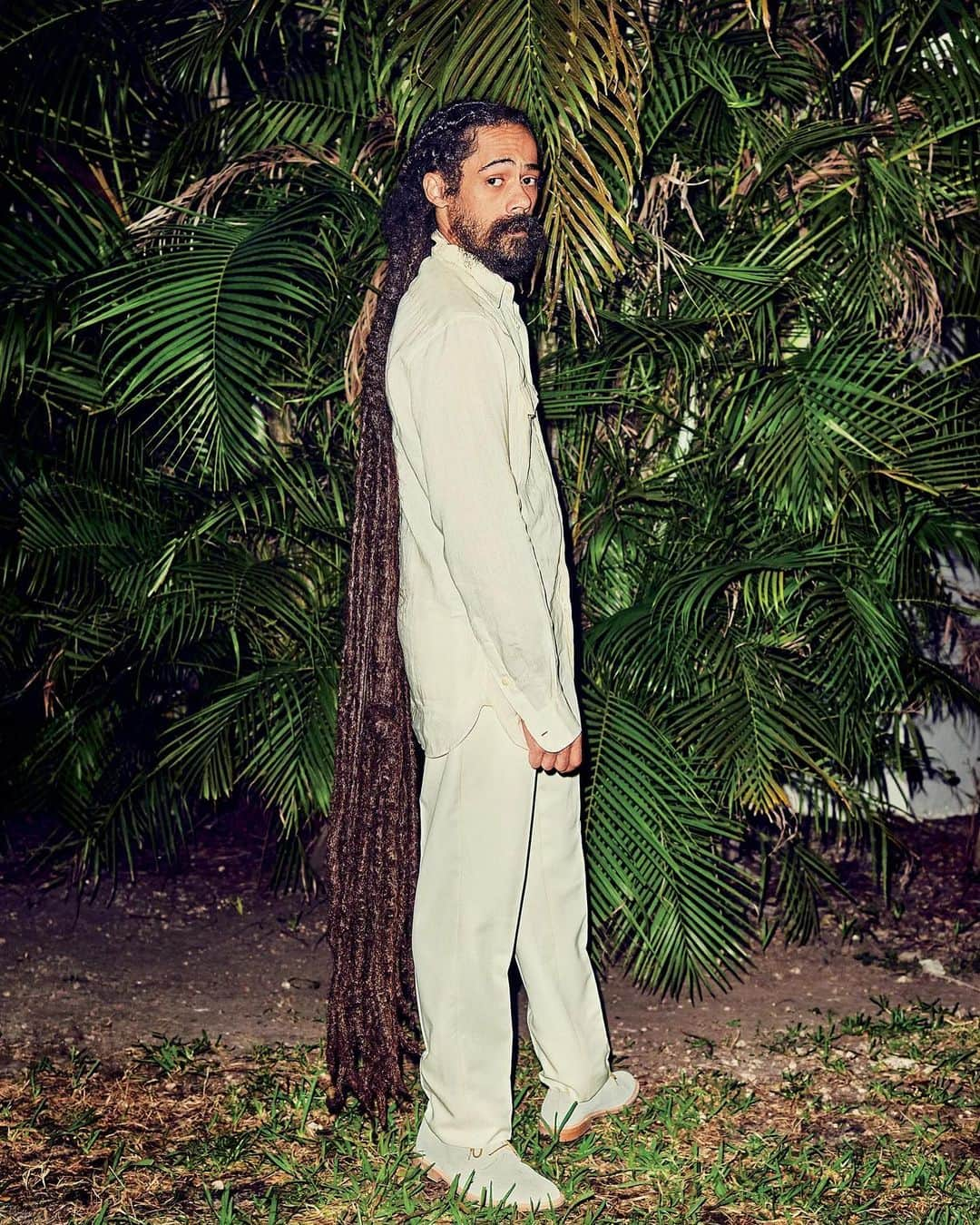 ボブ・マーリーさんのインスタグラム写真 - (ボブ・マーリーInstagram)「Sending birthday blessings to the Jr. Gong @damianmarley today! ✌🏾💚💛❤️ #damianmarley #marleyfamily #LEGACY #hbd  📸 @ericraydavidson for @gqstyle」7月22日 3時17分 - bobmarley