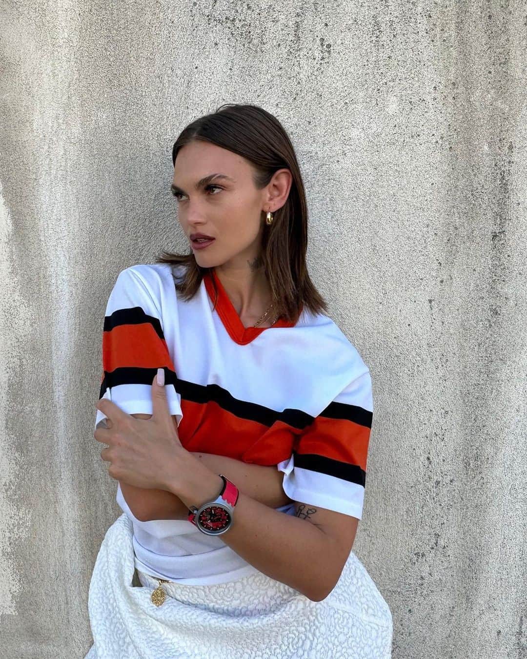 Swatchのインスタグラム：「Getting some bold style inspiration from @venedaacarter #SwatchBIGBOLDIRONY」