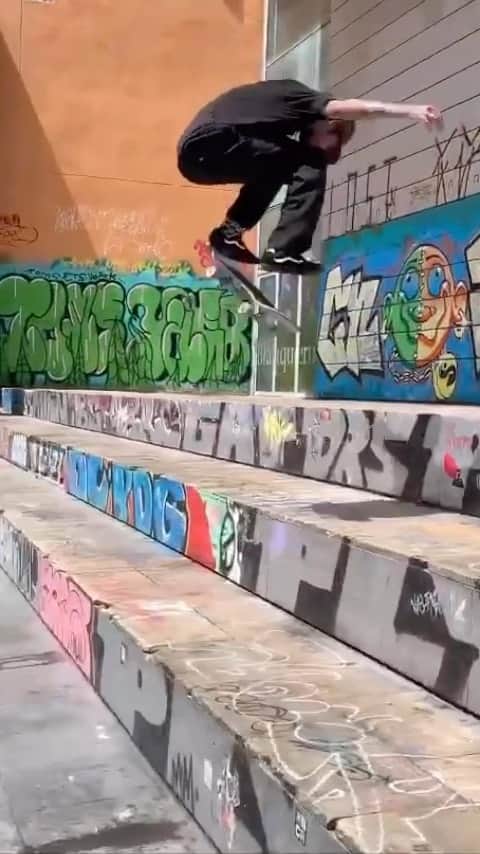 MACBA LIFEのインスタグラム：「I love when people use the spot this way!@francoomoraless   Tag us to be featured 👉🏽#macbalife 👈🏽 -———————— #RESPECTTHEPLAZA #macba #skate #skateboarding #barcelona #bcn #skatebarcelona #skatelife #barceloka #skateboard #metrogrammed #skatecrunch #skategram #thankyouskateboarding #❤️skateboarders  📱 @aldanabertran」