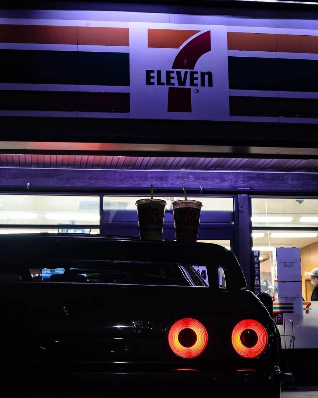 7-Eleven USAさんのインスタグラム写真 - (7-Eleven USAInstagram)「night riders 🔥 #CarsOf7ELEVEn   Via: @socalspots_ Owner: @_oliversteph」7月22日 5時08分 - 7eleven