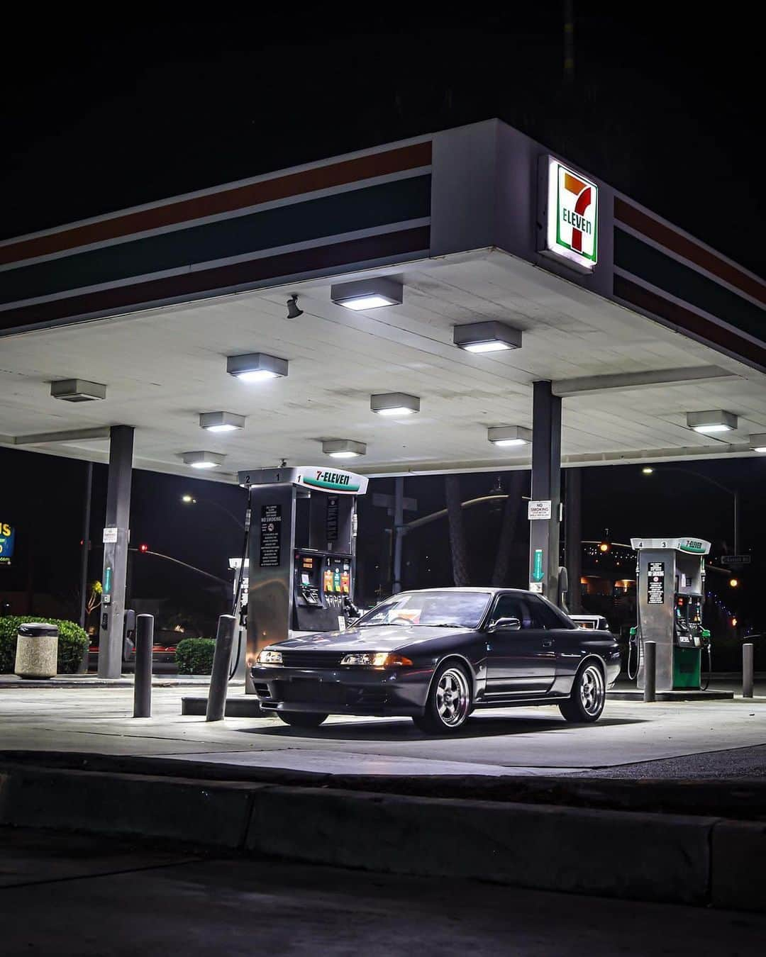 7-Eleven USAさんのインスタグラム写真 - (7-Eleven USAInstagram)「night riders 🔥 #CarsOf7ELEVEn   Via: @socalspots_ Owner: @_oliversteph」7月22日 5時08分 - 7eleven