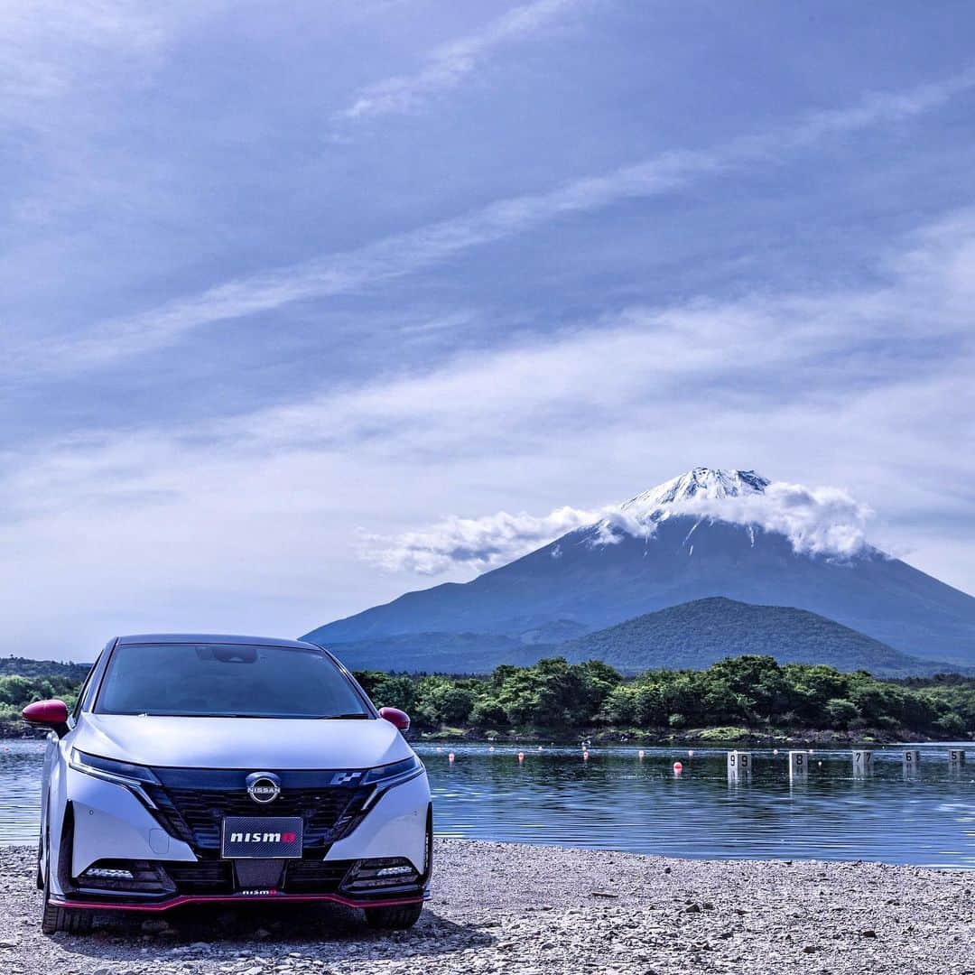 Nissanさんのインスタグラム写真 - (NissanInstagram)「Just cruising around the land of the rising sun 🇯🇵  📸: @ykr527  #Nissan #NissanNoteAuraNISMO #NISMO #Japan #Landscape #Carlover」7月27日 22時05分 - nissan