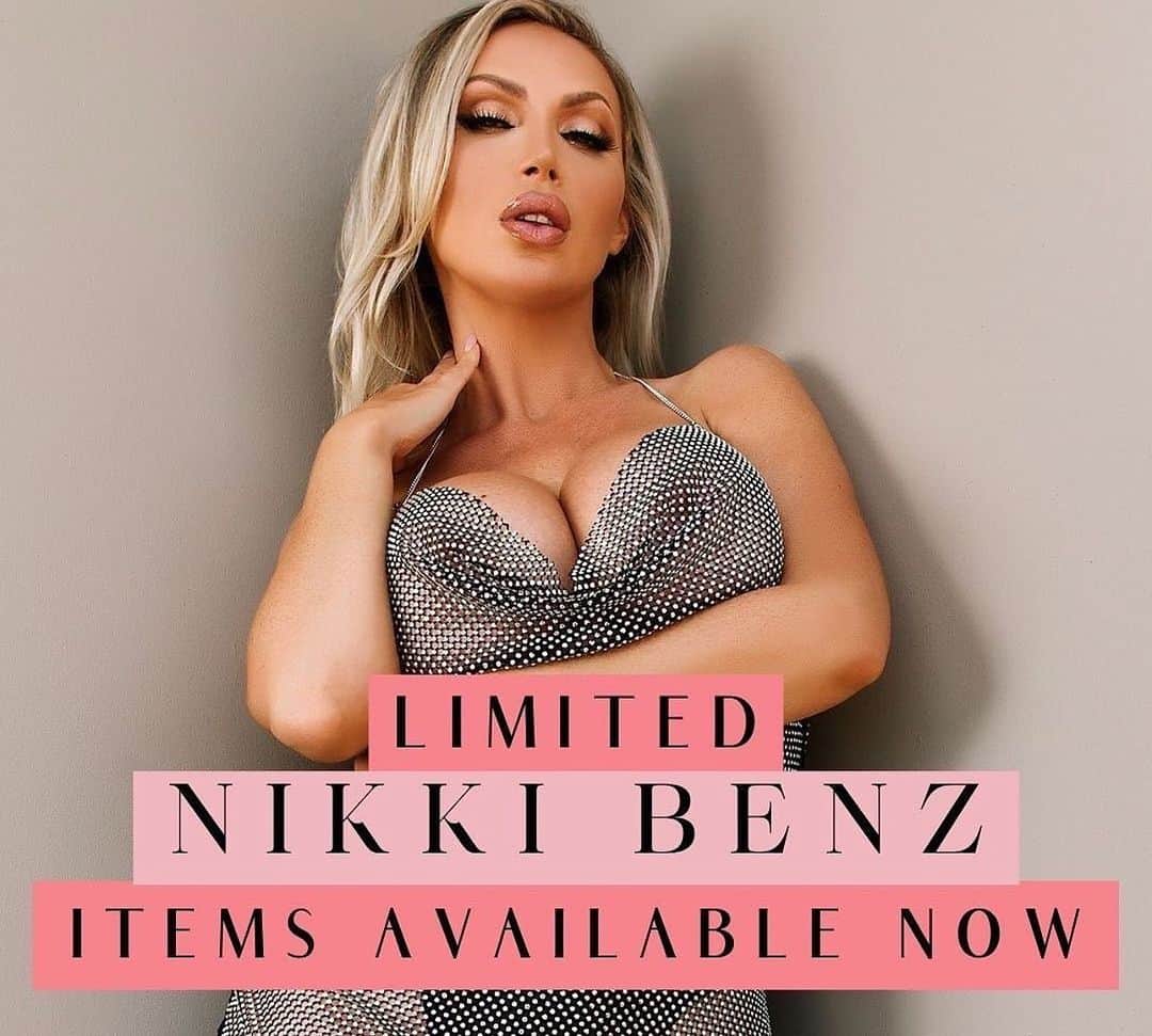 ニッキー・ベンツのインスタグラム：「Officially making my 34DD implants available for sale with @fansutopia1!! OR visit NikkisUtopia.com for more info 🍉🍉」