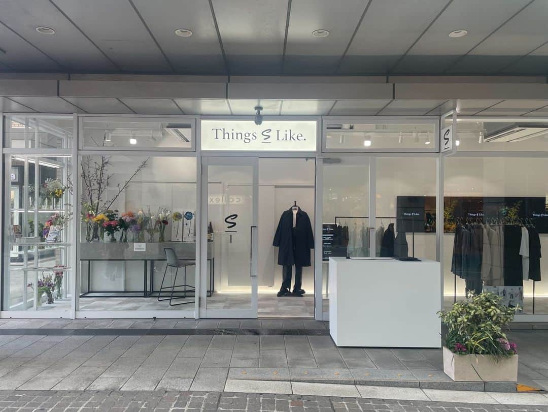 SHOPCOUNTERさんのインスタグラム写真 - (SHOPCOUNTERInstagram)「【代官山駅1分／Space A】テストマーケティング、展示会、観光PR、ポップアップストアに最適な代官山アドレス内にある天井高3.8mの路面スペース エリア：東京都渋谷区 料金：平日55,000円/日〜、土日祝77,000円/日〜  URL：https://shopcounter.jp/spaces/vcrRzI   興味のある方は、プロフィール欄の【SHOPCOUNTER】 から「渋谷駅」で検索してみてください😊  ーーーーーーーーーーーーー SHOPCOUNTERではポップアップストア/展示会/催事など「短期でイベントの開催や出店が可能なスペース」の検索＆予約が可能🙌 アカウント作成(無料)をすると、メルマガでキャンペーン情報や会員様限定でスペースのご紹介を行っています♪ スペース探し＆ご予約はプロフィールのURLからお願いします☆ →@shopcounter_official  #出店者募集  #ポップアップ #ポップアップストア #ポップアップショップ #展示会 #催事 #レンタルスペース #ギャラリー #イベント #イベントスペース #期間限定ショップ #展示会 #即売会 #代官山イベントスペース #代官山レンタルスペース #代官山展示会場 #路面店 #路面スペース #代官山アドレス  #shopcounter #popup #popupstore #popupshop #exhibition #event #rentalspace #eventspace #shopcounter #studio #gallery」7月22日 8時01分 - shopcounter_official