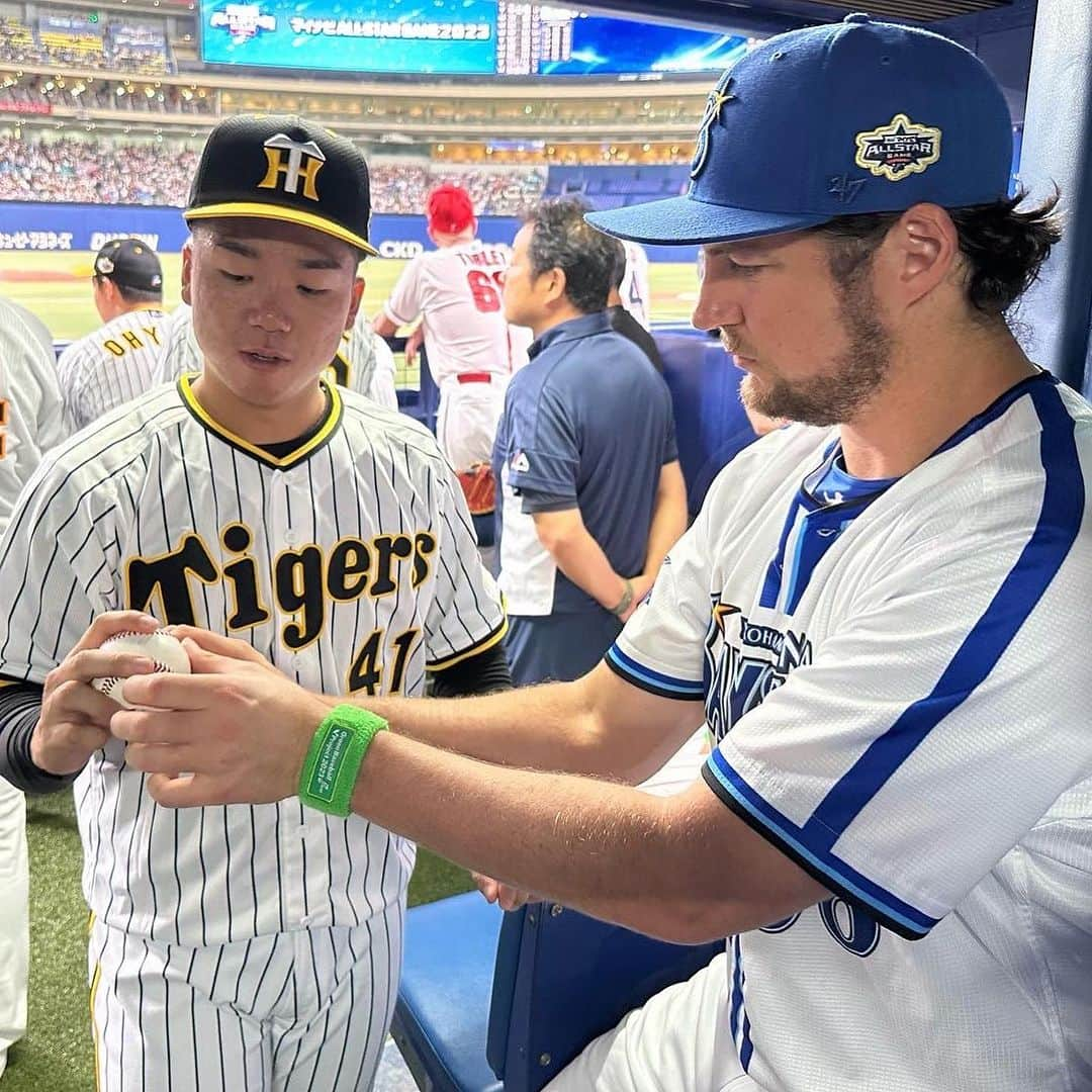 トレバー・バウアーさんのインスタグラム写真 - (トレバー・バウアーInstagram)「The NPB all star game is something I’ll never forget. Beyond grateful to be apart of it, thanks to all the fans and players who made it so special⚔️⭐️」7月22日 8時16分 - baueroutage