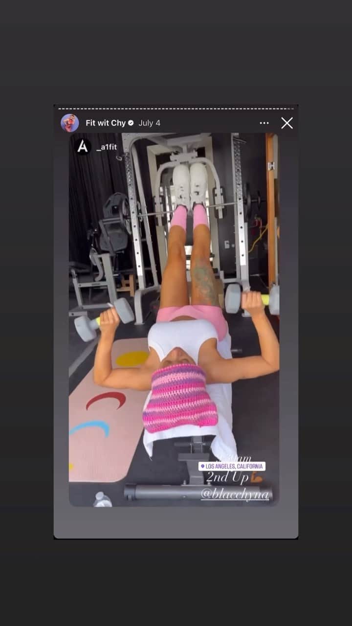 ブラック・チャイナのインスタグラム：「1 year working out with @_a1fit ❤️🙏🏽 @hearts.pure.brand」