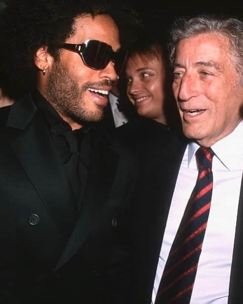 のインスタグラム：「Class, style, grace, elegance, a velvet voice, a sincere smile, kind eyes, a narrator of our lifetime, a beautiful human. Tony Bennett. He ran the long race and brought us all joy. Thank you sir.   Ron Galella Collection via Getty Images」