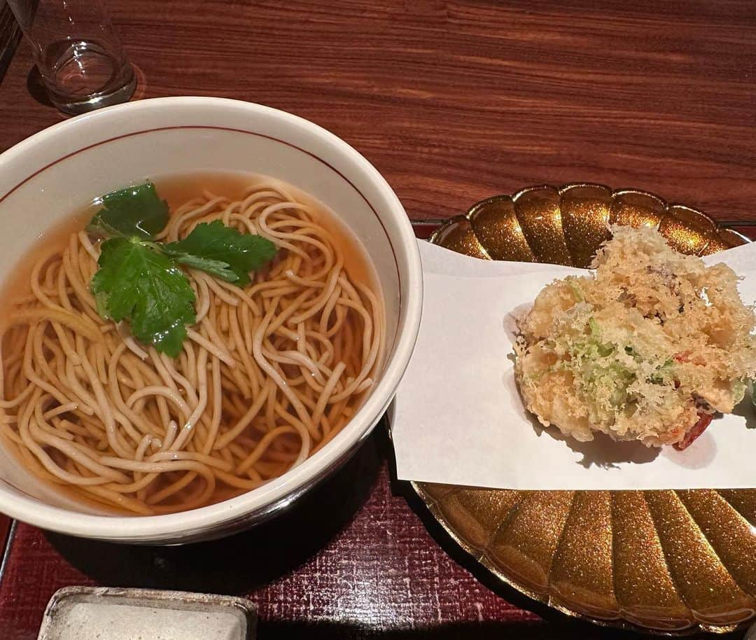 井上公造さんのインスタグラム写真 - (井上公造Instagram)「東京に戻ったら、凄く蕎麦が食べたくなった。ハワイでも食べたのに😅 あえて、温かい蕎麦にしました！  #渋谷グルメ   #表参道グルメ   #蕎麦   #かき揚げ  #蕎麦好きな人と繋がりたい」7月22日 8時20分 - inouekozo39