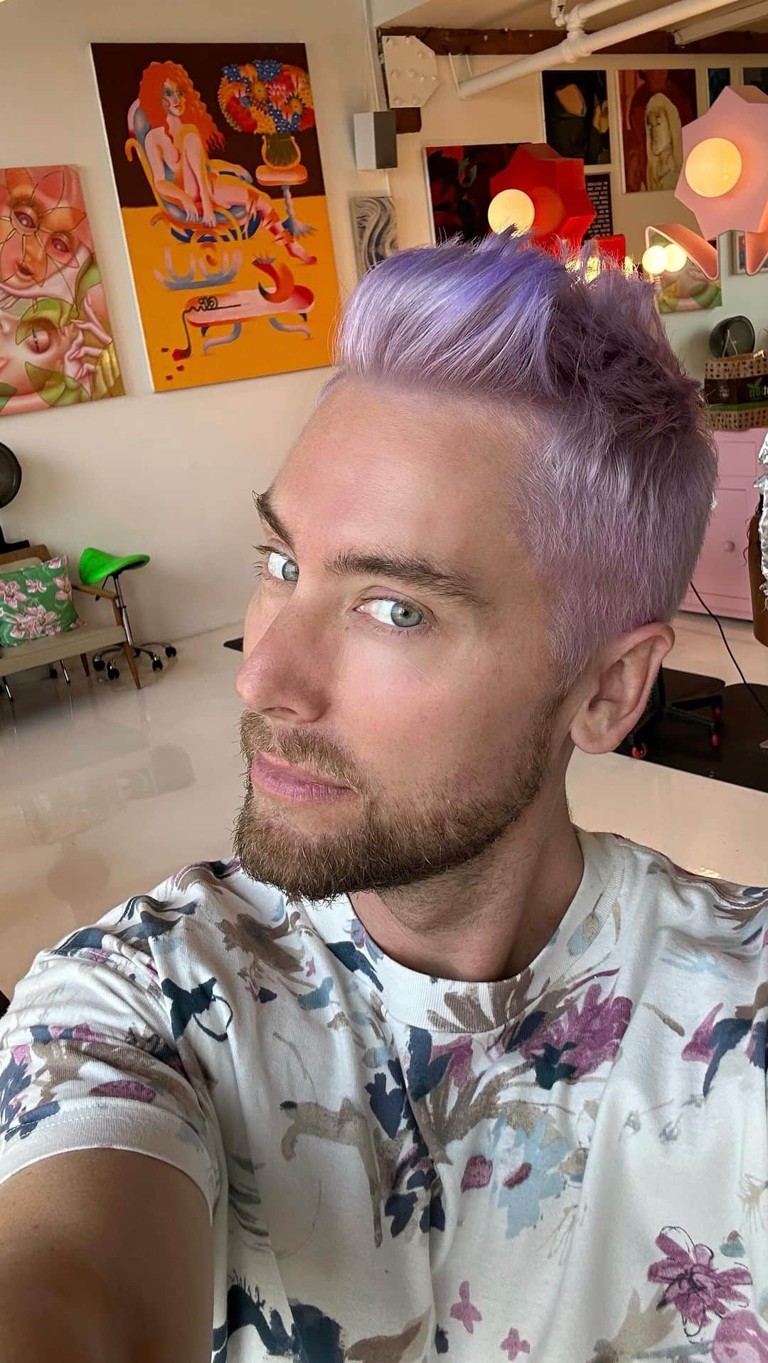 ランス・バスのインスタグラム：「In honor of my song Perfect This Way, we’re reviving the purple hair! Dying my hair has always been a way for me to express myself- it’s what makes me, me! How do you guys like to express yourselves? Comment down below! @stationlittle @majormoonn #PerfectThisWay」