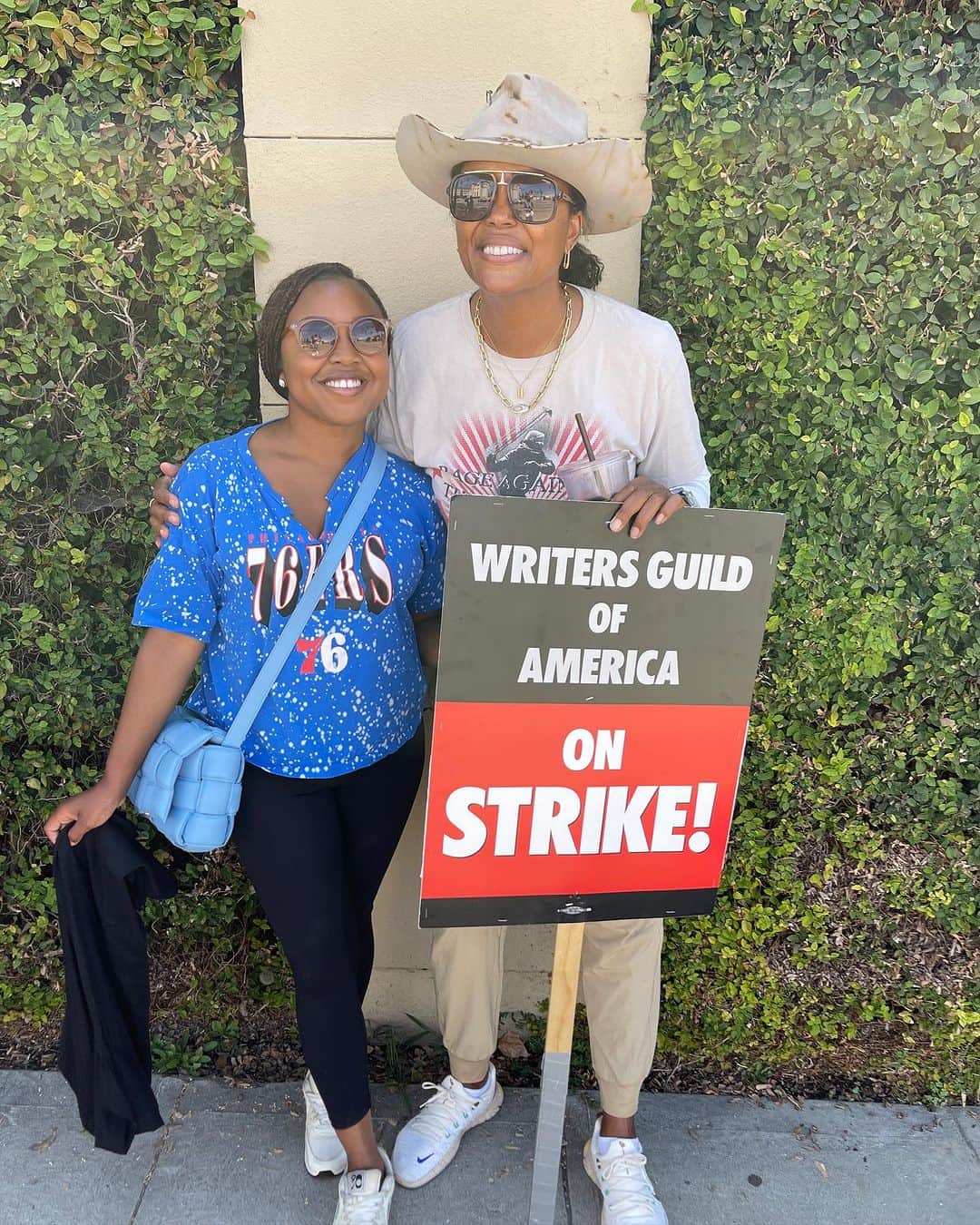 アイシャ・タイラーのインスタグラム：「Scenes from the first full week of the combined @wgawest / @wgaeast / @sagaftra strike: (swipe to the end for some grade A ridiculousness)  1. The incomparable @quintab  2. I love @constancezimmer so much 3. My badass brother in battle @cudlitz  4. Aaaagh! @haroldperrineau! (so sorry I started that line I apologize) 5. Got the best reunion with my girls @daniajramirez & @lanaparrilla ♥️ 6. Cast and crew of my show out here marching! ✊🏾 7. I got so excited to take a photo with #rockycarroll that I neglected to wipe the sunscreen off my phone boo me 8. We raised almost $200K to protect crew members’ medical coverage this weekend at the @tusctogether fundraiser! @paulscheer @andreasavage  9. I love the smell of karaoke in the morning   Hey hi please give me the handles of the people I didn’t tag so I can fix it I have sunstroke from marching for justice a bish needs a soda 🌞 🥤」