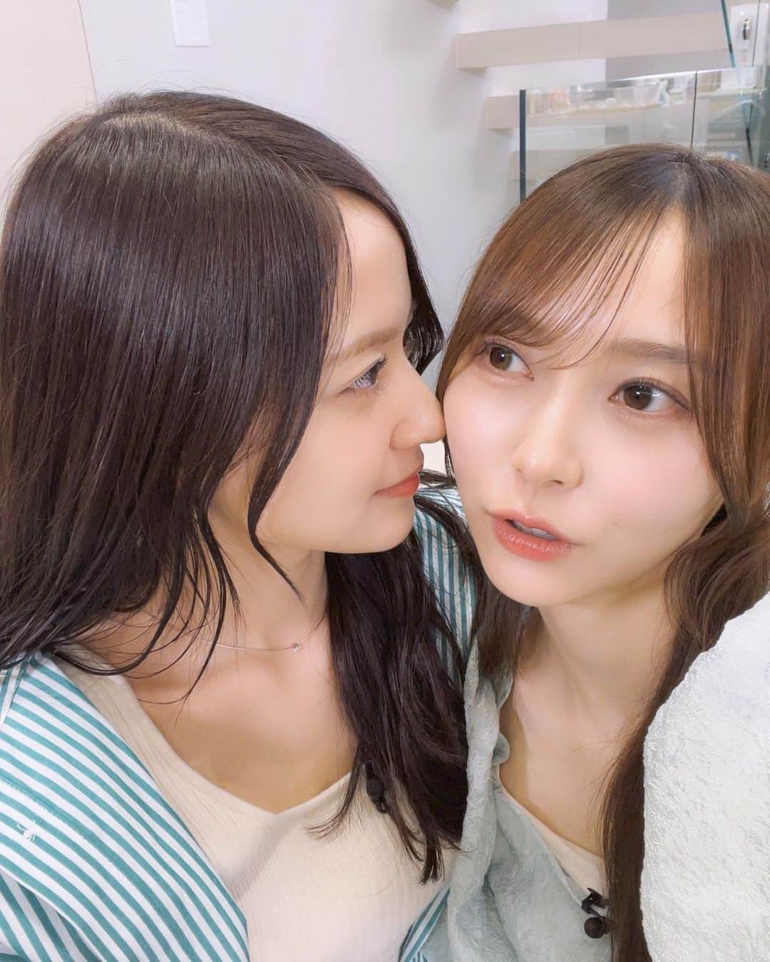 金川紗耶さんのインスタグラム写真 - (金川紗耶Instagram)「弓木奈於集！！！  #乃木坂46  #金川紗耶  #弓木奈於  #sayagram  #ツーショット  #いろんな方法で写真撮ってます #映える写真の撮り方教えてください  #カメラ  #📷」7月22日 8時54分 - saya.kanagawa_official