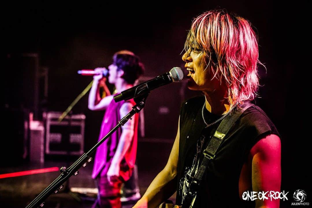 Toru さんのインスタグラム写真 - (Toru Instagram)「Incredible night!!!! Thanks Milan🇮🇹🇮🇹 📸 @julenphoto  #oneokrock  #luxurydisease」7月22日 9時16分 - toru_10969