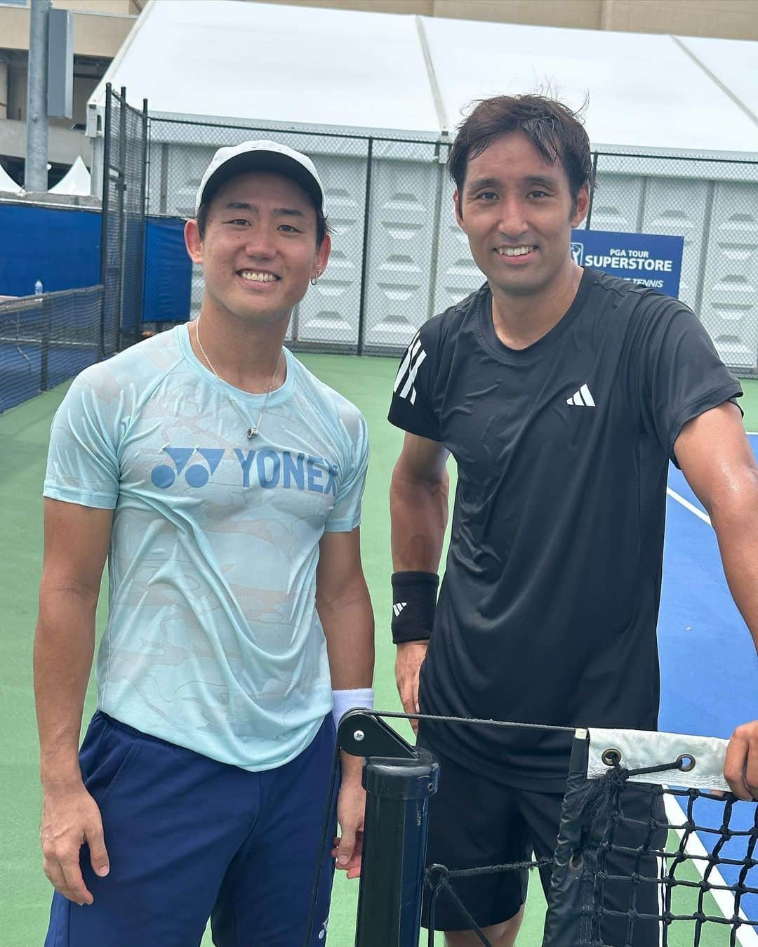 内山靖崇のインスタグラム：「@yoshihito0927 練習ありがとう！ @atlantaopentennis starts tomorrow🔥  #atp  #atptour  #atlanta  #tennis  #tennisplayer  #西岡良仁  #内山靖崇  #積水化学  #アディダス  #ヘッド  #mtsテニスアリーナ三鷹  #bluesixtrainingclub  #トアルソン」