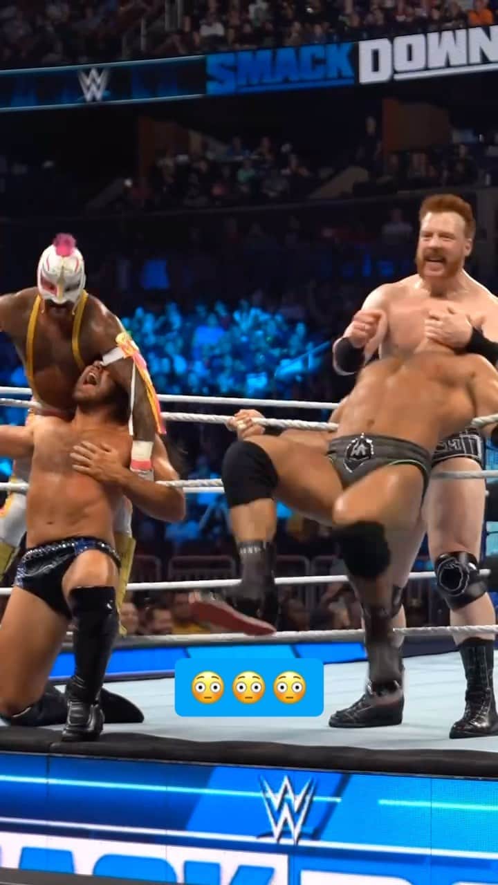 レイ・ミステリオ・ジュニアのインスタグラム：「That @619iamlucha x @wwesheamus alliance was fun while it lasted! #SmackDown」