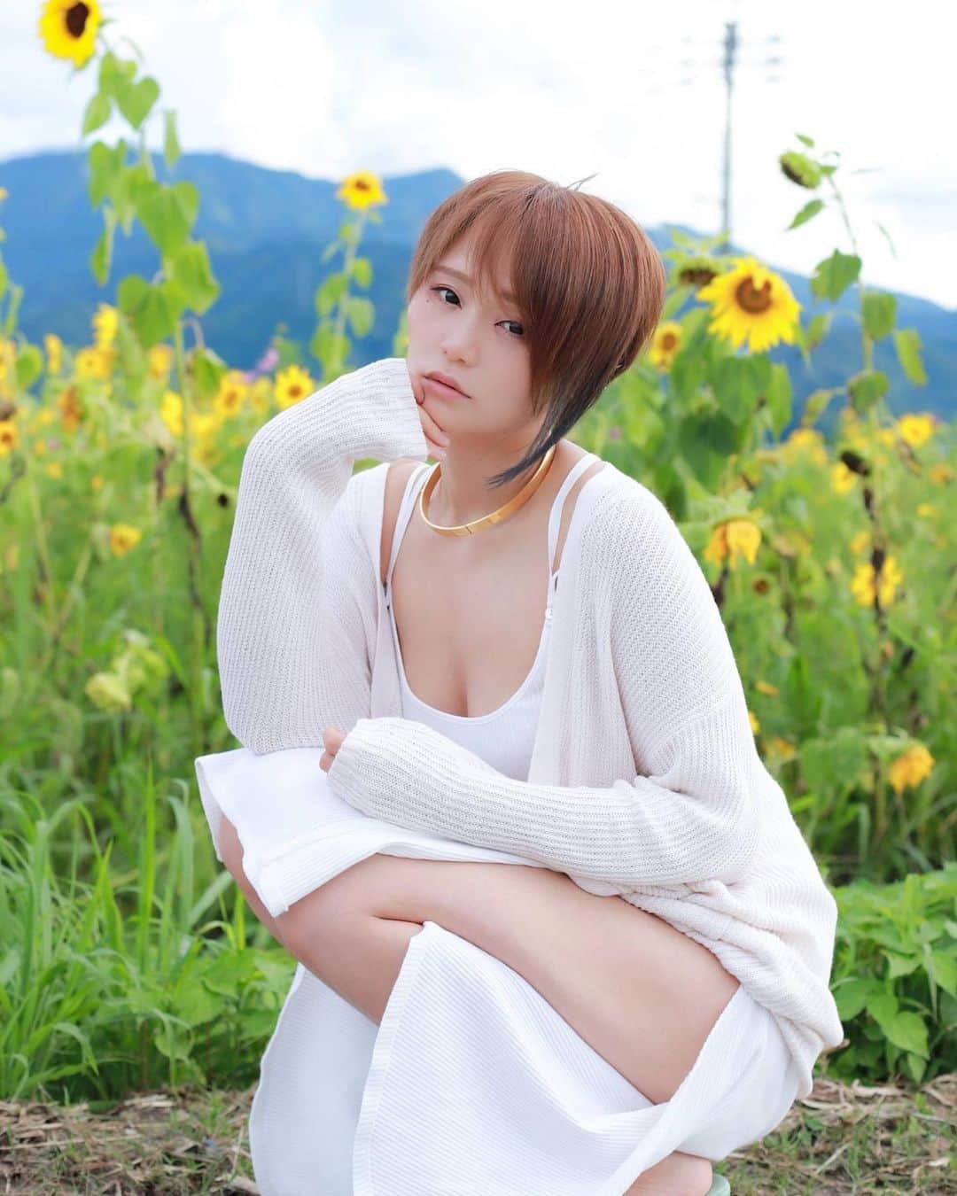 ましろ碧乃のインスタグラム：「夏だね。🌻  𝕡𝕙𝕠𝕥𝕠：しゃちょ(@yano_elysion ) . . #ポートレート #被写体 #首輪女子 #熊本出身 #Xジェンダー #model #gravureidol #followme #性感 #偶像 #Instagravure #sexyhot #撮影会モデル名鑑 #otaku #粉我」