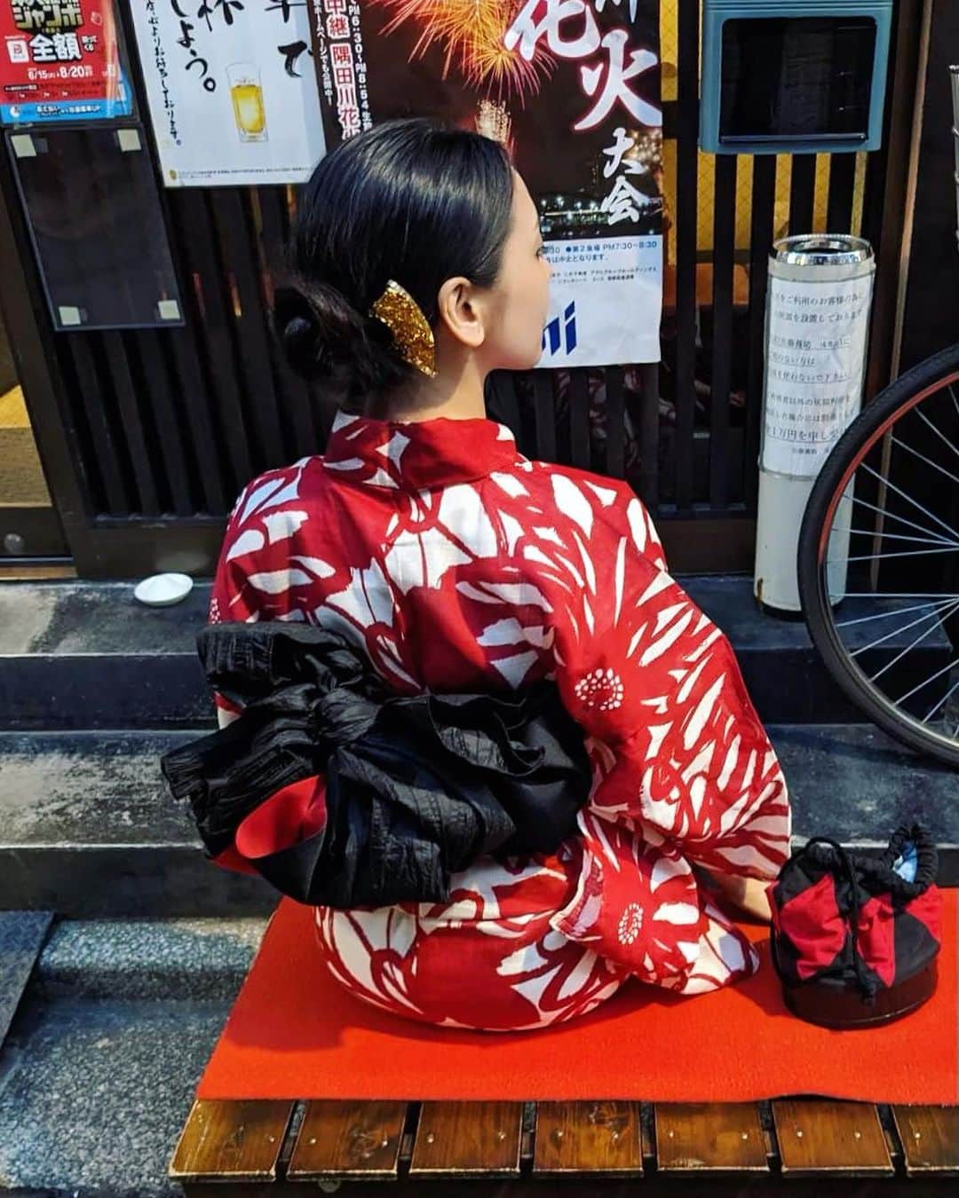 中沢ルイさんのインスタグラム写真 - (中沢ルイInstagram)「今年も浅草は浴衣で  #浴衣 #着物 #和装 #浅草 #仲見世通り #佐藤養助 #古き良き日本 #東京 #東京グルメ #浅草グルメ #夏 #ヘアアレンジ #浴衣ヘア  #前髪なしアレンジ #kimono #yukata #asakusa #tokyo #japanesegirl #japanesefood #summer #selfie #instagramers #influencer #followme」7月22日 9時44分 - ruinakazawa