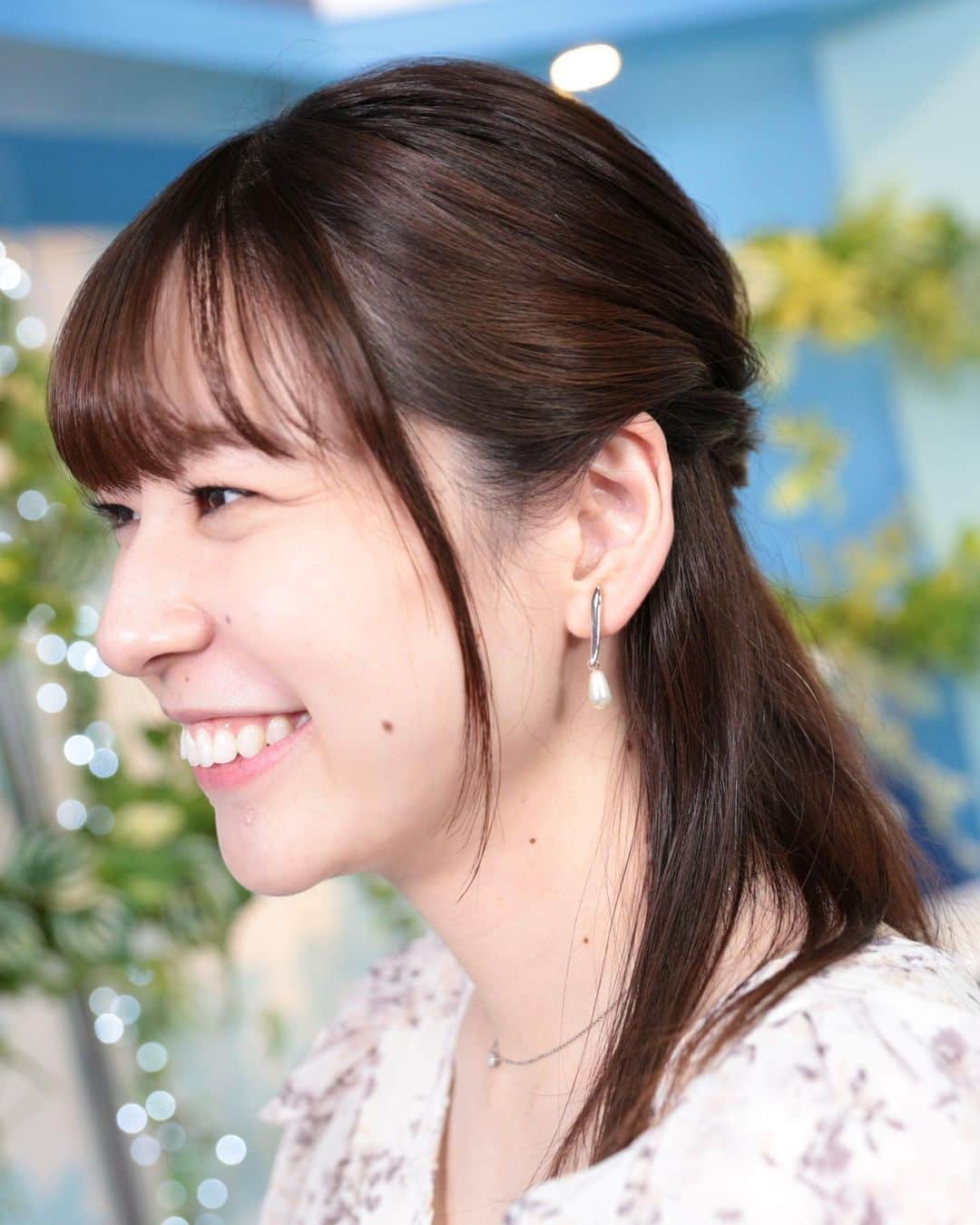 高山奈々さんのインスタグラム写真 - (高山奈々Instagram)「. 7月21日（金）アフタヌーン🐕 衣装協力👗  ●dress：tocco closetさん @tocco_closet  ●earring：OSEWAYAさん @osewaya_official  淡い色味のふんわりワンピース👗 お花柄や袖のフリルがとっても可愛かったです♡ シルバーとパールのイヤリングも素敵でした！！  素敵なスタイリングをありがとうございました💕  #ウェザーニュースlive  #ウェザーニュースキャスター  #キャスター衣装 #衣装協力」7月22日 10時06分 - chan_nana617