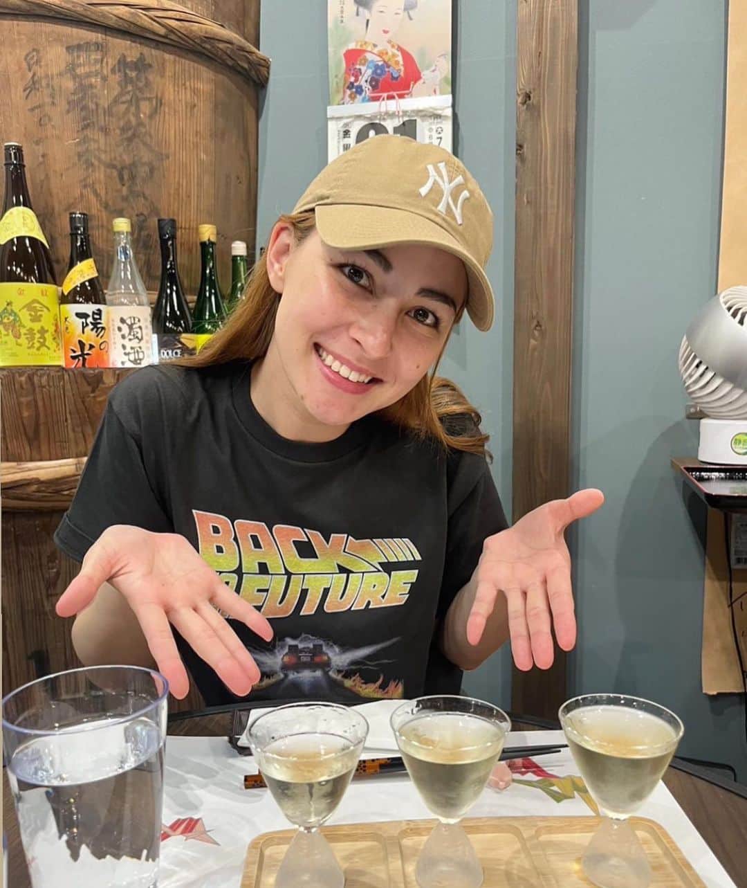 Shinjyu Lou Reid/リード真珠のインスタグラム：「3 days vacation I got due to my schedule. And I needed that 🤣🤣  Went to Nagoya / Suzuka in one day. Had some beer too 🍺  Then I spent the day at home cleaning, cooking, grocery shopping.   And ended day 3 with movie day with my family and shopped 🛍️ And yes I did hit the gym but finished the day with some sake 🍶  Being healthy mentally, physically, and socially is so important and I was able to recover from all the stress and concern within this vacation🥰  自然とスケジュールの関係でなった三連休は 身体的精神的社会的に健康になるためにリカバリーした三日間。 名古屋と鈴鹿にいってビールもしっかり飲んで。 家中の掃除と、grocery買いに行き、おかずの作り置きや冷凍のミールプレップ。 最後は家族でミッションインポッシブルみて(めっっちゃよかった) お買い物🛍️ 夫がジェラピケのパジャマをプレゼントしてくれた🎁♡ お買い物の後はしっかりジムに行って、連休の締めくくりは日本酒🍶  過ごしてくれた全ての人に感謝♡」