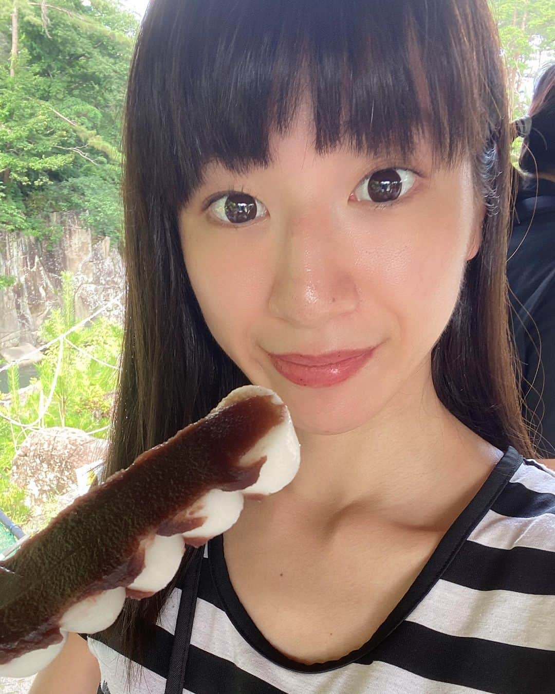 鈴木柚里絵さんのインスタグラム写真 - (鈴木柚里絵Instagram)「Desayuno✨ ひとり温泉なーう！ あさごはーん！ かっこうだんごー！！ Flying breakfast! #かっこうだんご #かっこう団子 #一ノ関 #厳美渓 #厳美渓の空飛ぶだんご」7月22日 10時19分 - yuriehiyoko