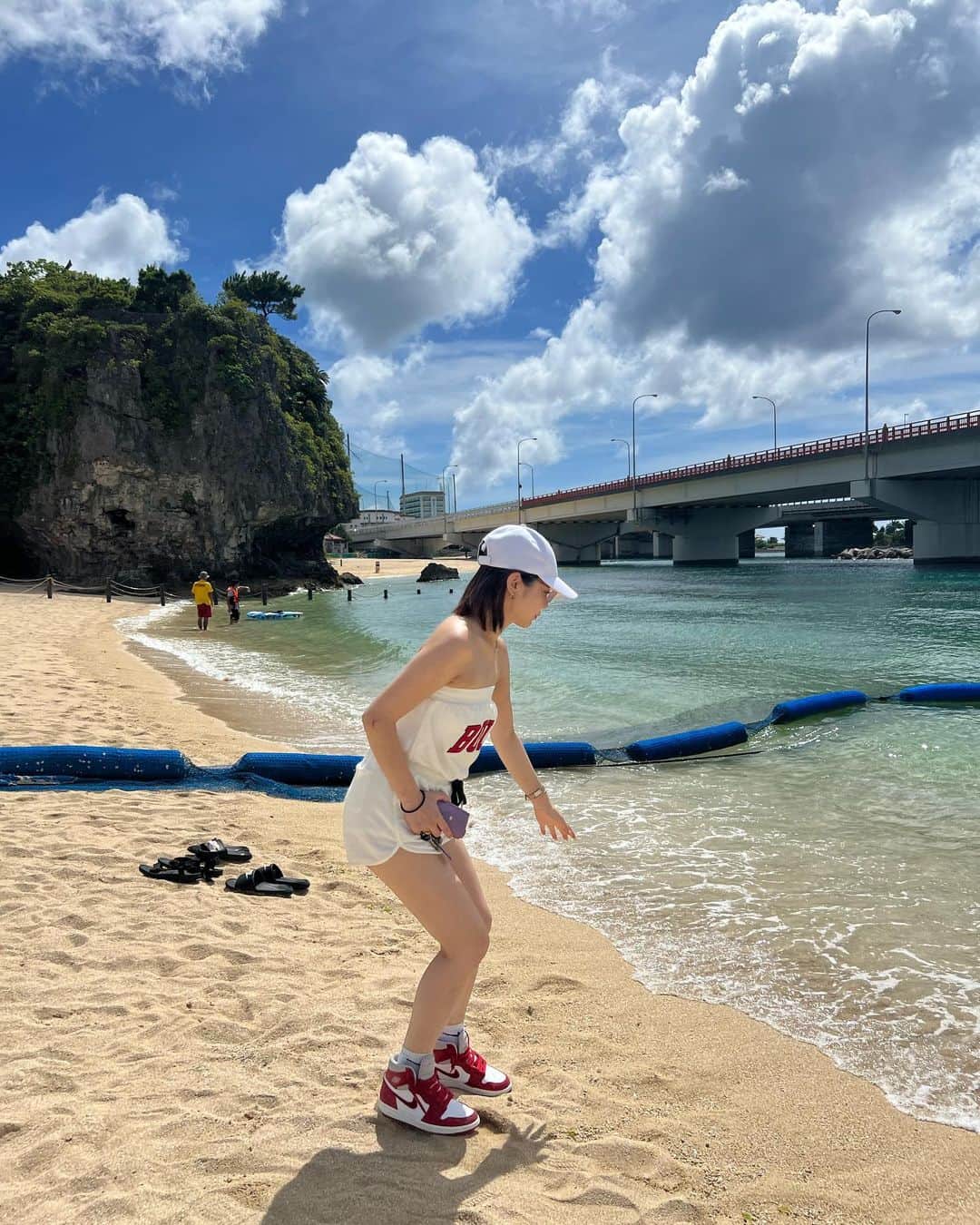 吉澤友貴さんのインスタグラム写真 - (吉澤友貴Instagram)「沖縄来たら御参りする神社⛩️  波上宮🌊 すぐ下に綺麗なビーチもあるしすごく好きな所🌺」7月18日 13時32分 - yuki_yoshizawa_