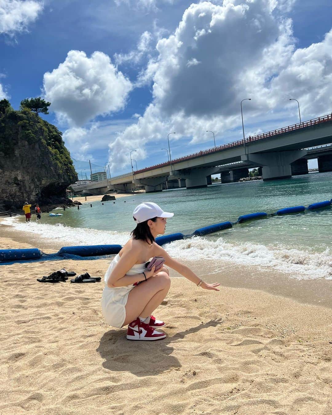 吉澤友貴さんのインスタグラム写真 - (吉澤友貴Instagram)「沖縄来たら御参りする神社⛩️  波上宮🌊 すぐ下に綺麗なビーチもあるしすごく好きな所🌺」7月18日 13時32分 - yuki_yoshizawa_