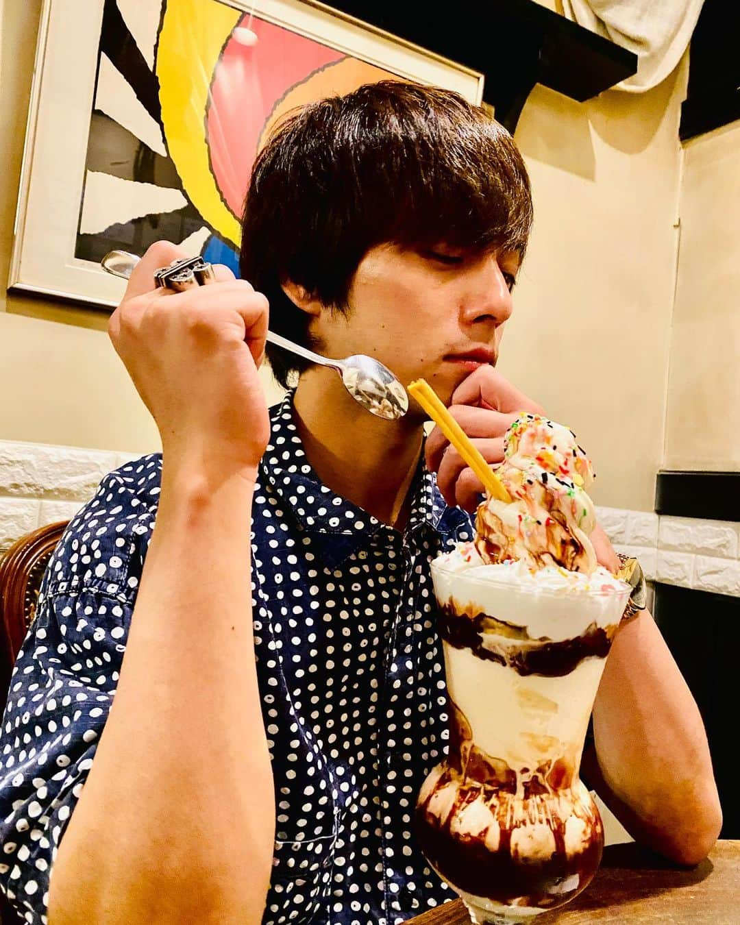 永田崇人さんのインスタグラム写真 - (永田崇人Instagram)「パフェ食べてる 暑いですね。  CIAの配信イベントも近づいてきてますよー😊」7月18日 13時57分 - takato0827