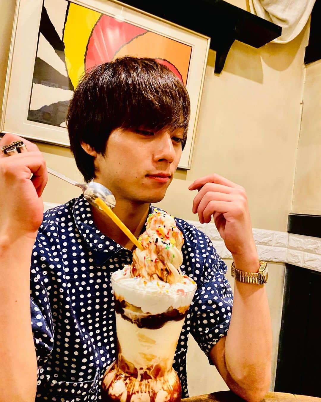 永田崇人のインスタグラム：「パフェ食べてる 暑いですね。  CIAの配信イベントも近づいてきてますよー😊」