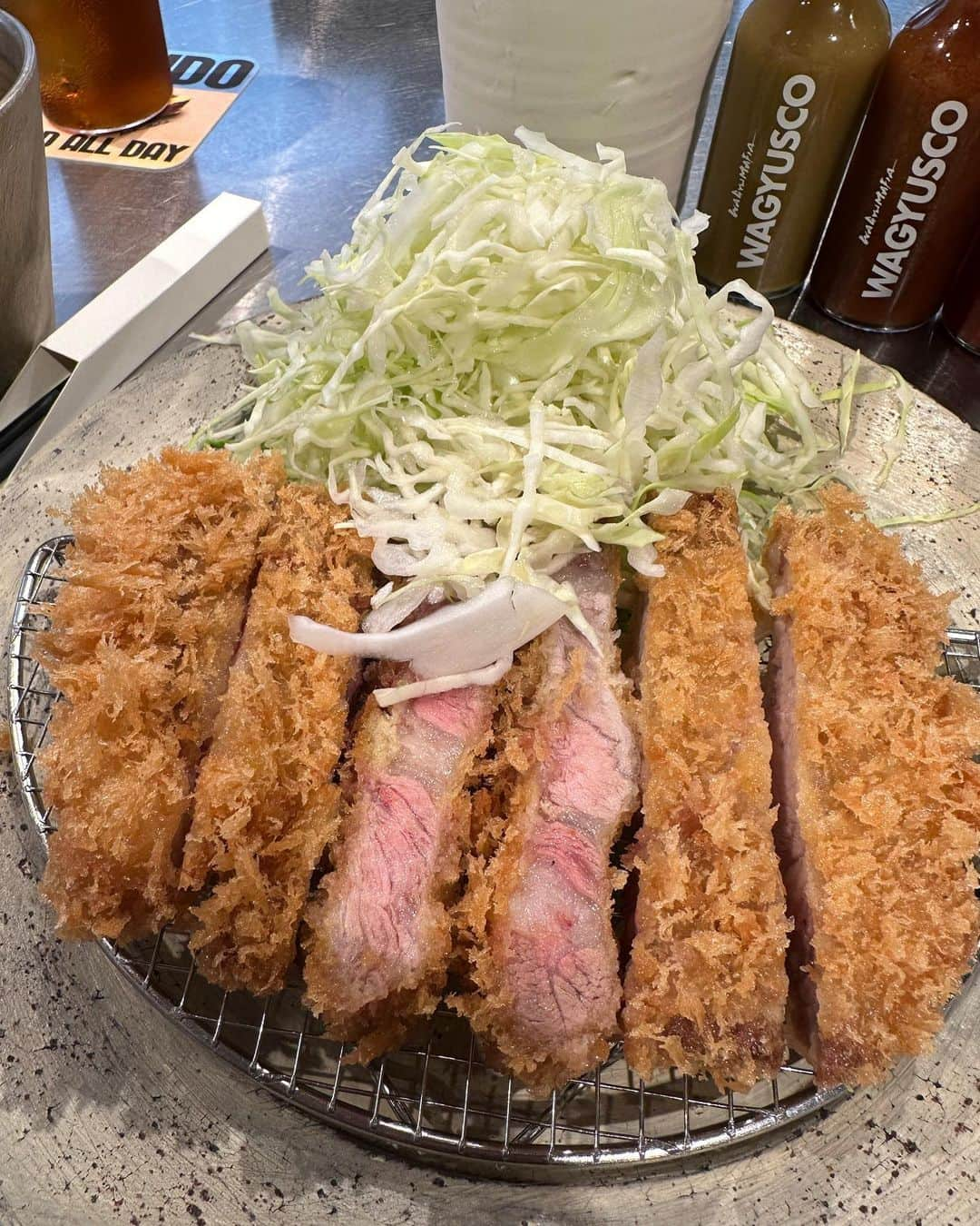 堀江貴文さんのインスタグラム写真 - (堀江貴文Instagram)「#wagyu #wagyumafia #mangalitza #十勝ロイヤルマンガリッツァ豚のトンカツ食べ比べ会 #美味しくないわけがない #いってらっしゃい #夕食 #料理 #美味しい #ごはん #food #foodlovers #foodie  #delicious #foodoftheday #foodgasm  #yum #yummy #tasty #eat #eating #hungry #foodpics #fresh #tasty #eating #foodpic #instafood」7月18日 14時16分 - takapon_jp